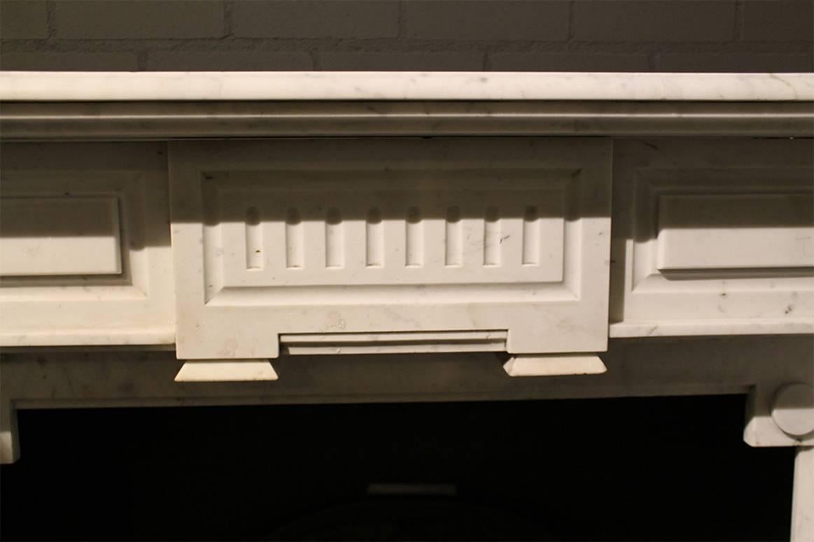 White Marble Fireplace Mantel, 19th Century For Sale 1