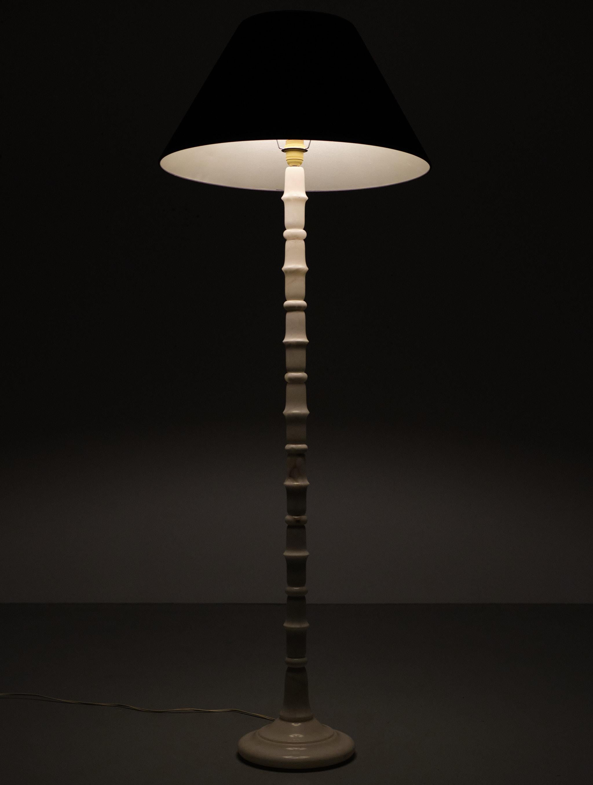 Late 20th Century White Marble floor lamp Regency Italy 1970s For Sale