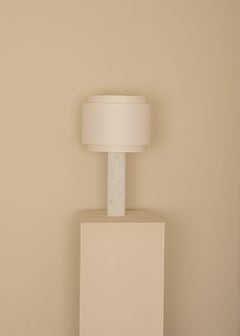 Lámpara de mesa Fluta Duoble de mármol blanco by Simone & Marcel