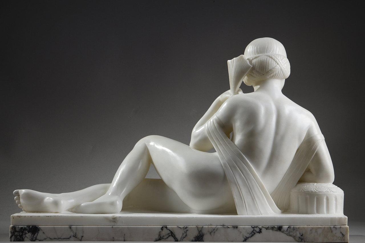 White marble Odalisque from the Art Deco period  For Sale 5