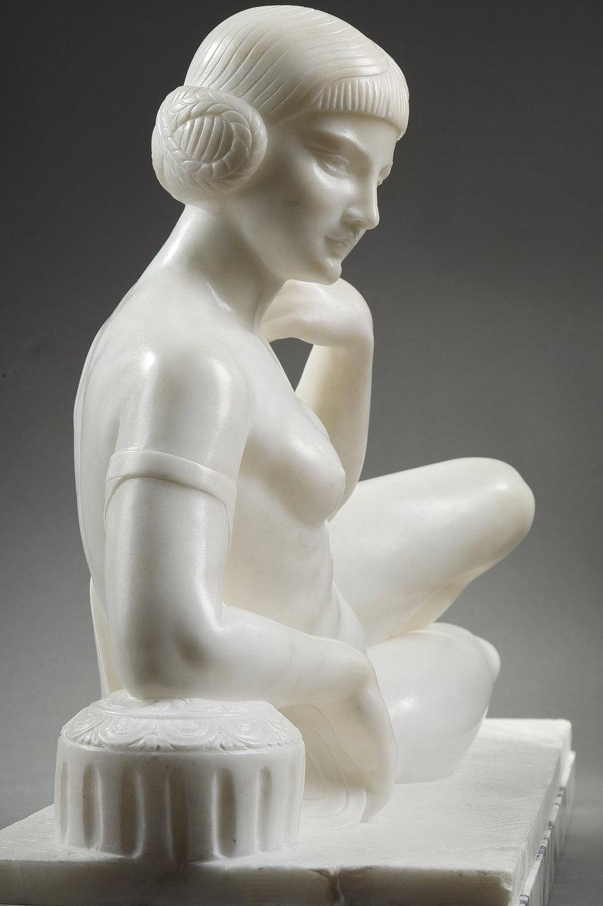 Odalisque en marbre blanc de la période Art Déco  Bon état - En vente à Paris, FR
