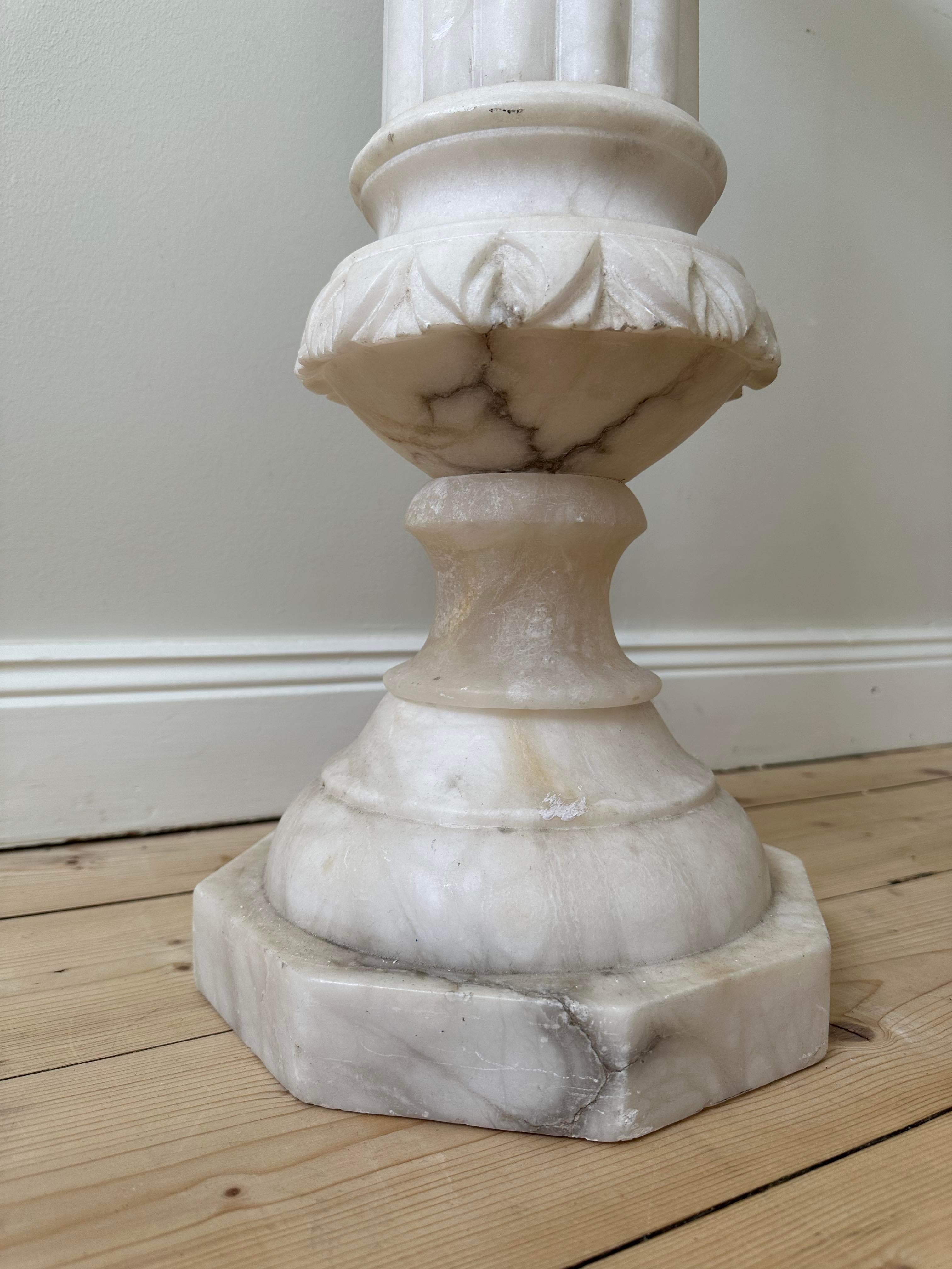 White marble pedestal  For Sale 1