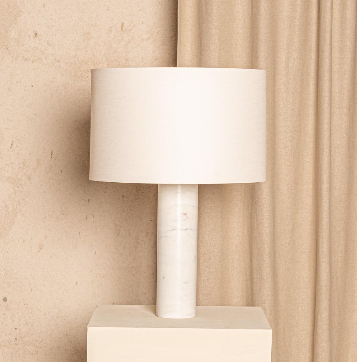 White Marble Pipo Table Lamp by Simone & Marcel
Dimensions: Ø 40 x H 58 cm.
Materials: Cotton and white marble.

Also available in different marble and wood options and finishes. Custom options available on request. Please contact us. 

All our