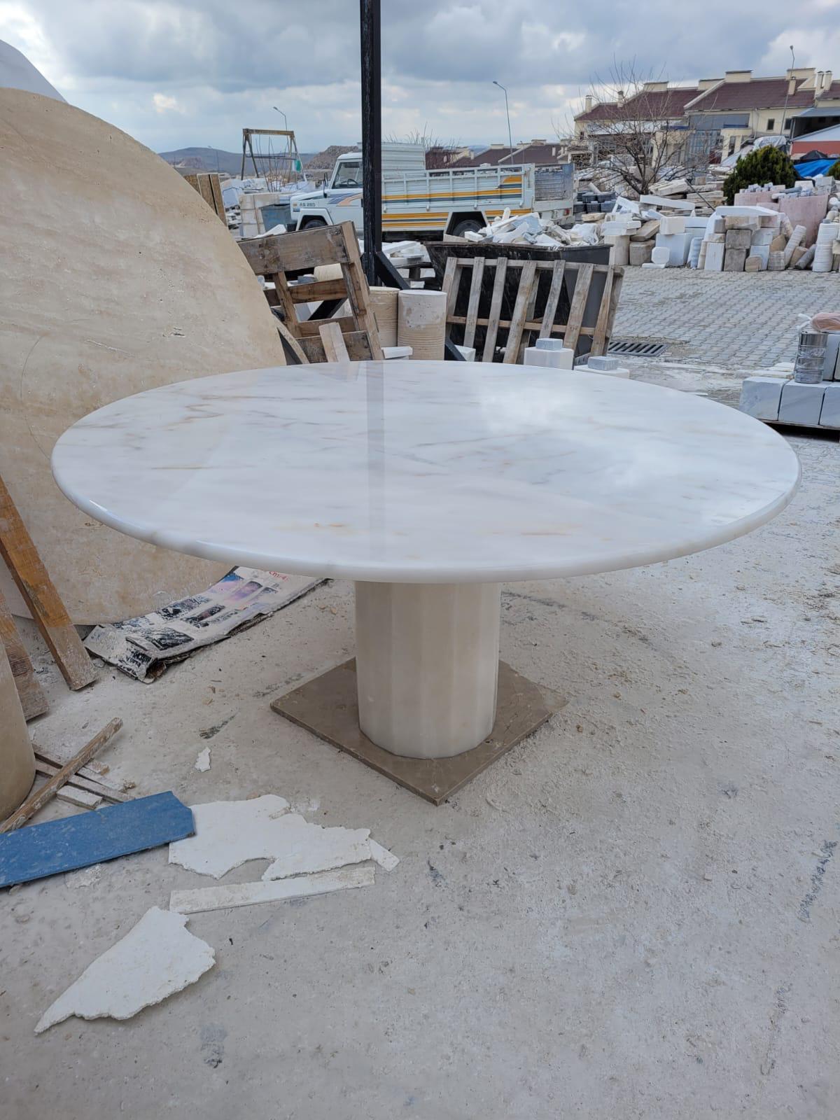 Mid-Century Modern White Marble Round Dining Table with Hexagon Base For Sale