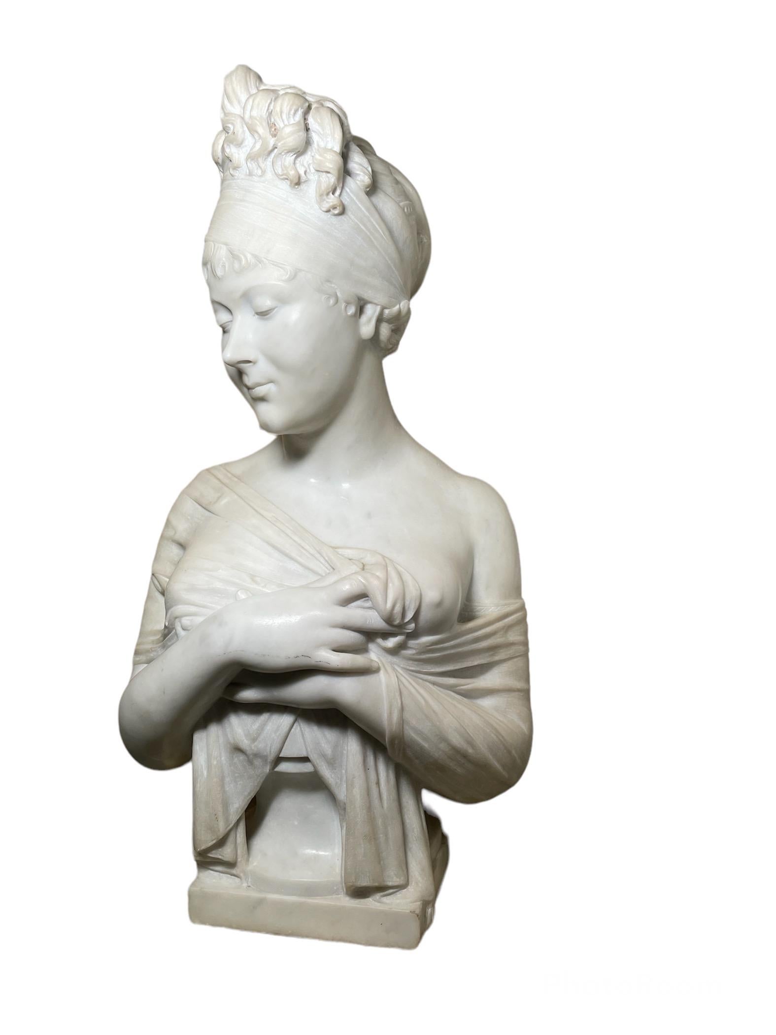 Sculpture/Buste de Madame Recamier en marbre blanc  en vente 2