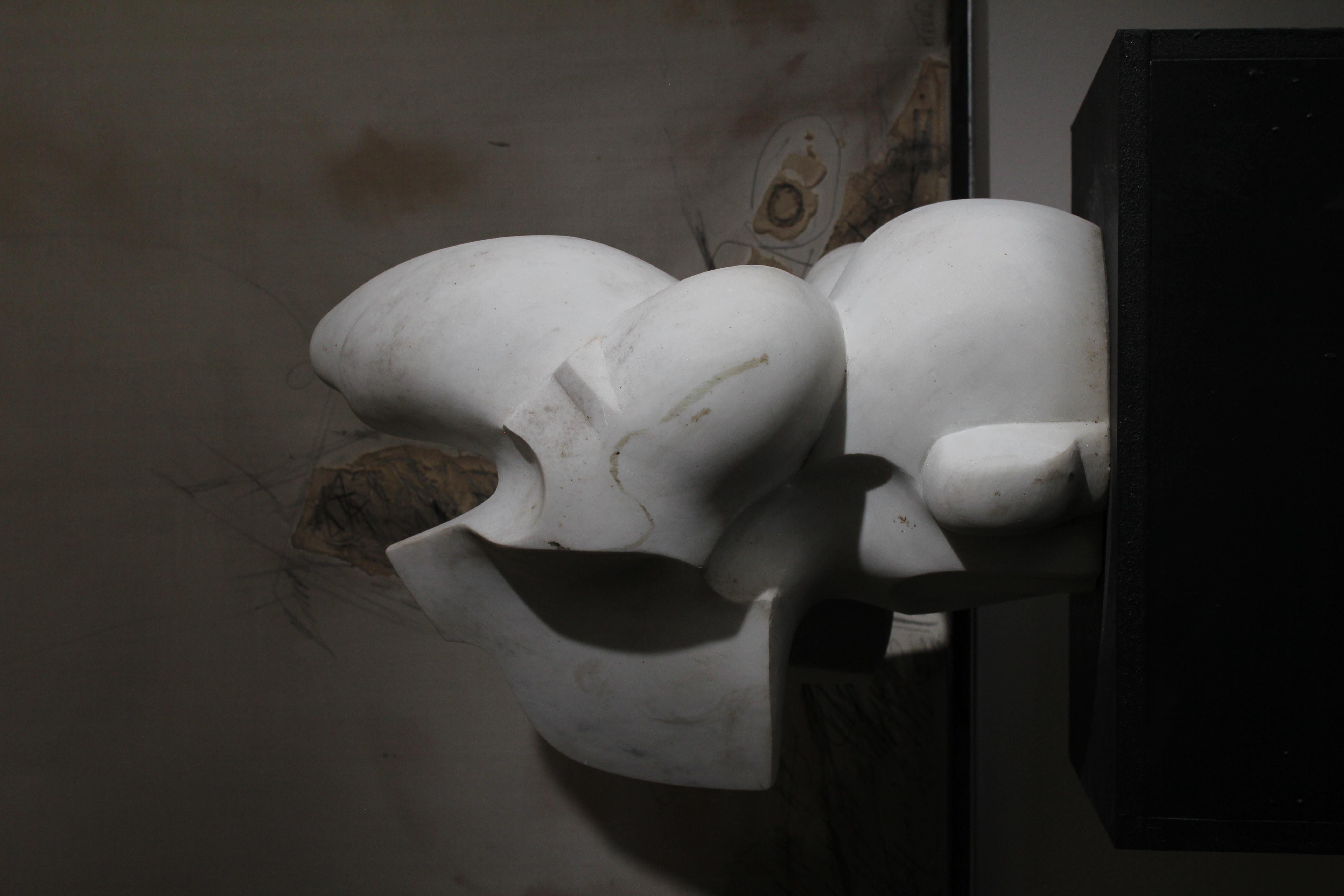 Sculpture in white Carrara marble by Belgian sculptor Pol Spilliaert (1935-2023). Title of the work “ Elke Icarus wil eens vliegen “ (Every Icarus wants to fly). After a plaster proof, Spilliaert made this first marble version in 1968 before making
