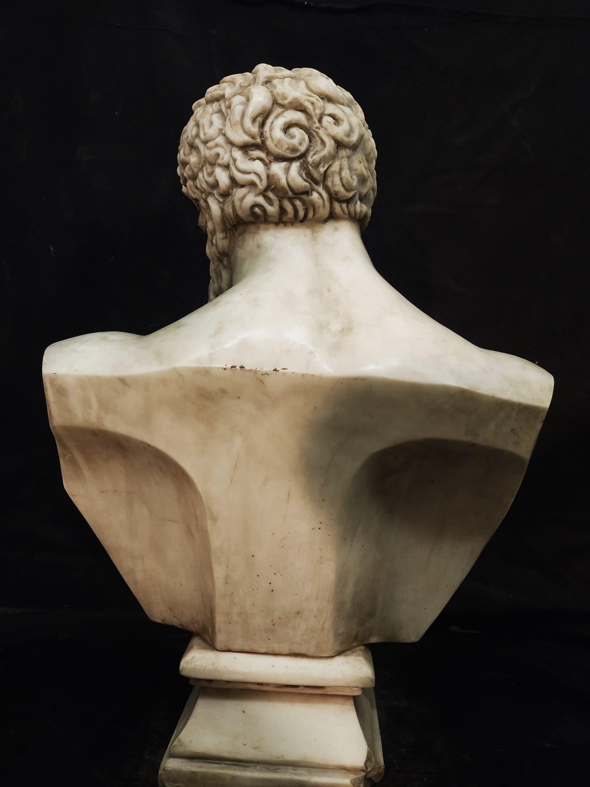 Scultura di Ercole in marmo bianco In condizioni buone in vendita a Rome, IT