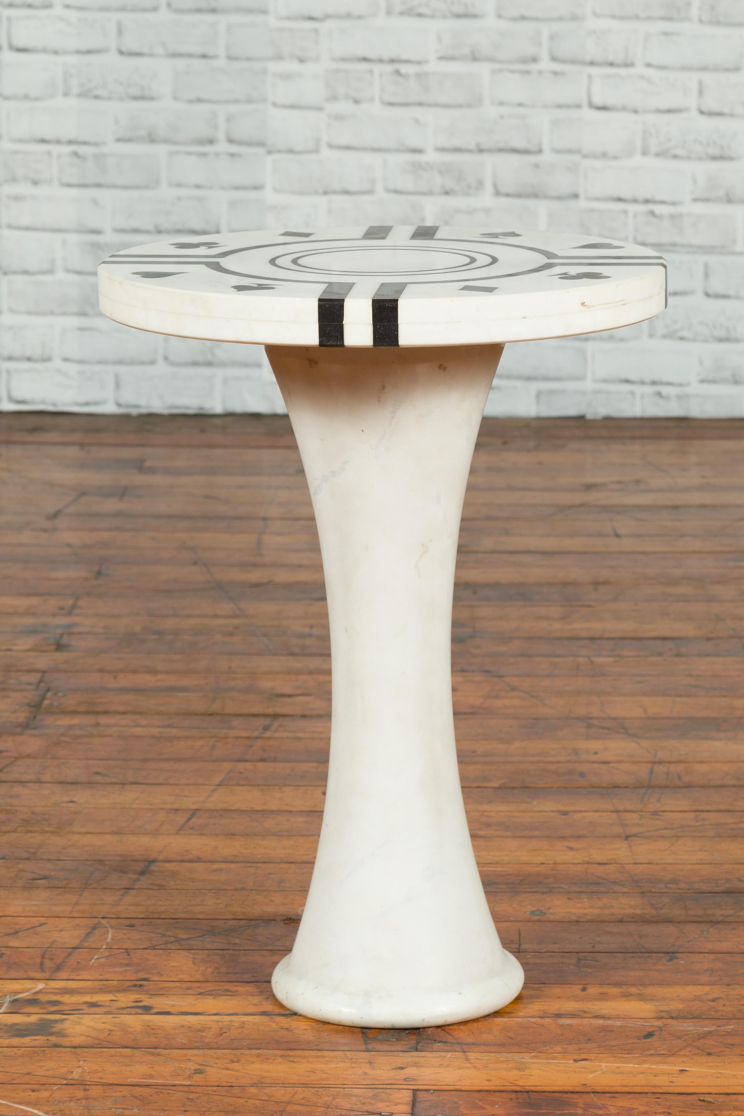 White Marble Side Table with Poker Design Round Top and Pedestal Hourglass Base In Good Condition For Sale In Yonkers, NY