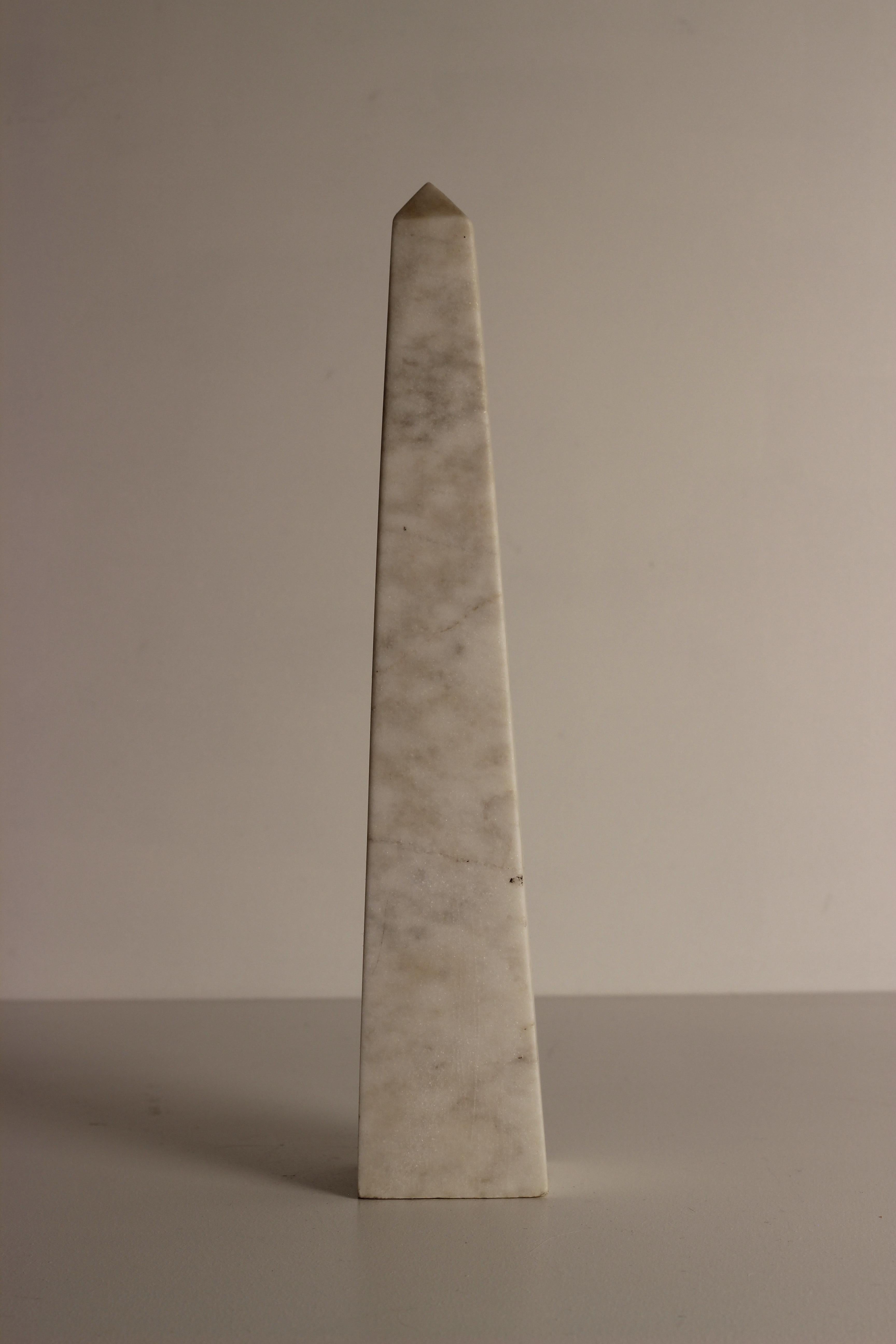 Italian White Marble Stone Obelisk Made in Italy and in the Style of the Grand Tour  For Sale