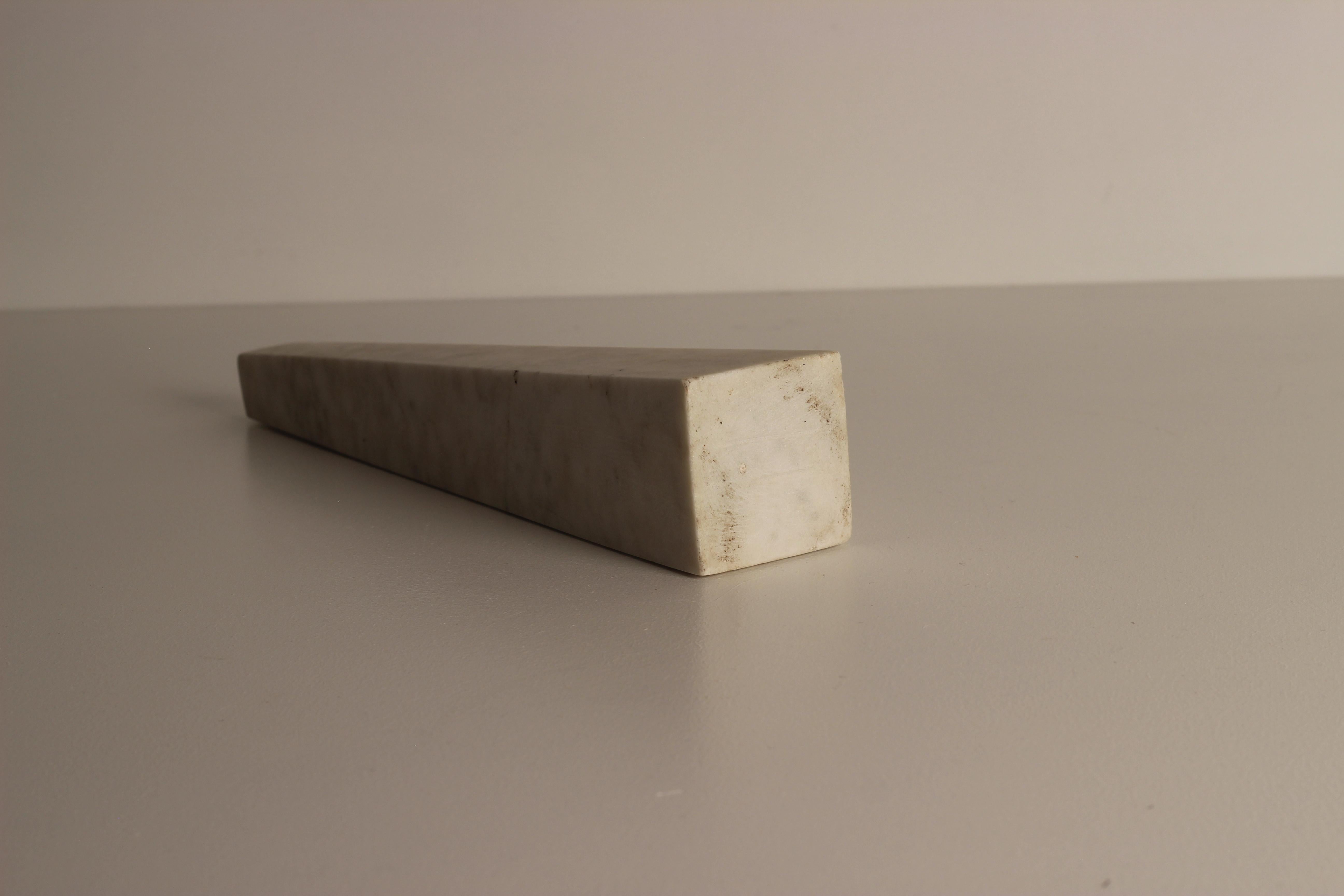 White Marble Stone Obelisk Made in Italy and in the Style of the Grand Tour  For Sale 1