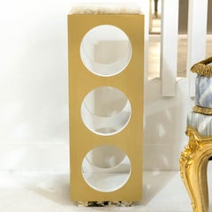 Tavolino in marmo bianco per luci d'arresto