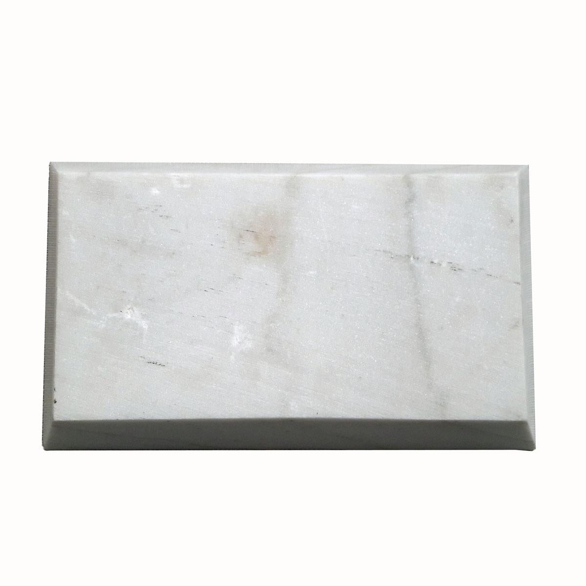 Weißes Tablett aus weißem Marmor aus Indien (Indisch) im Angebot
