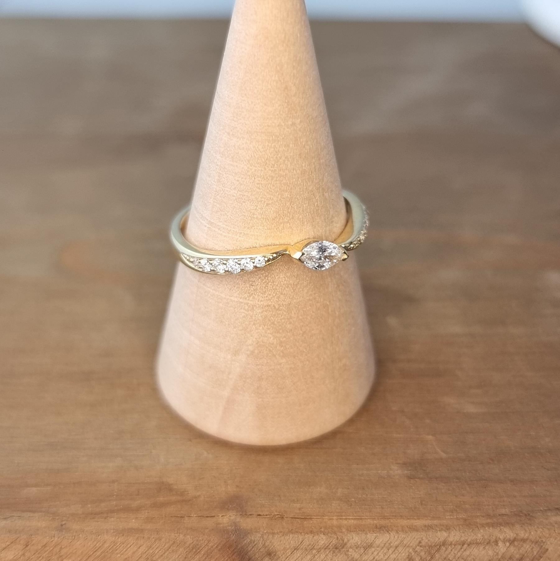White Marquise and Round Diamonds Ring in 14K Yellow Gold For Sale 2