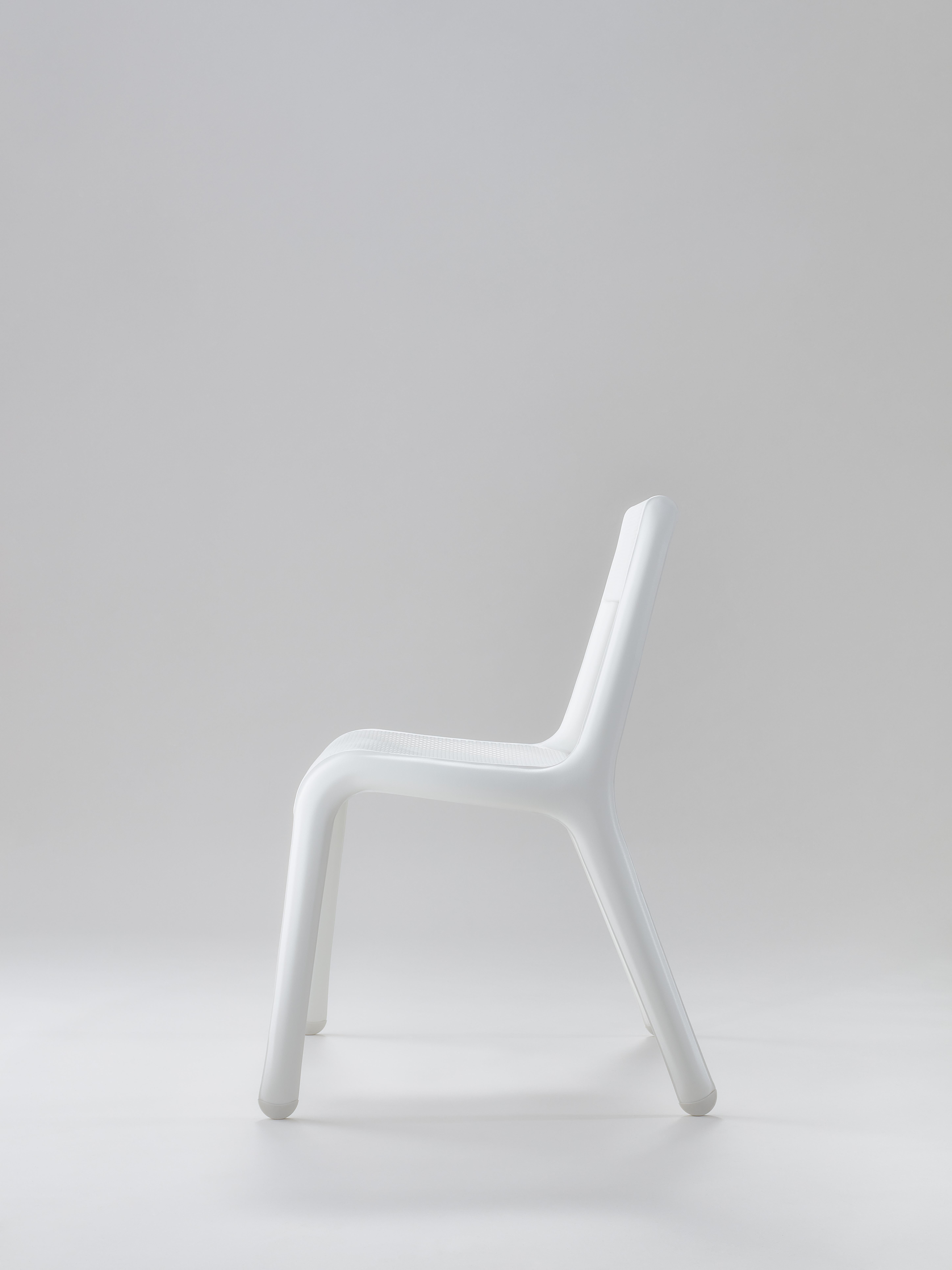 White Matt Leggera Chair by Zieta For Sale 1