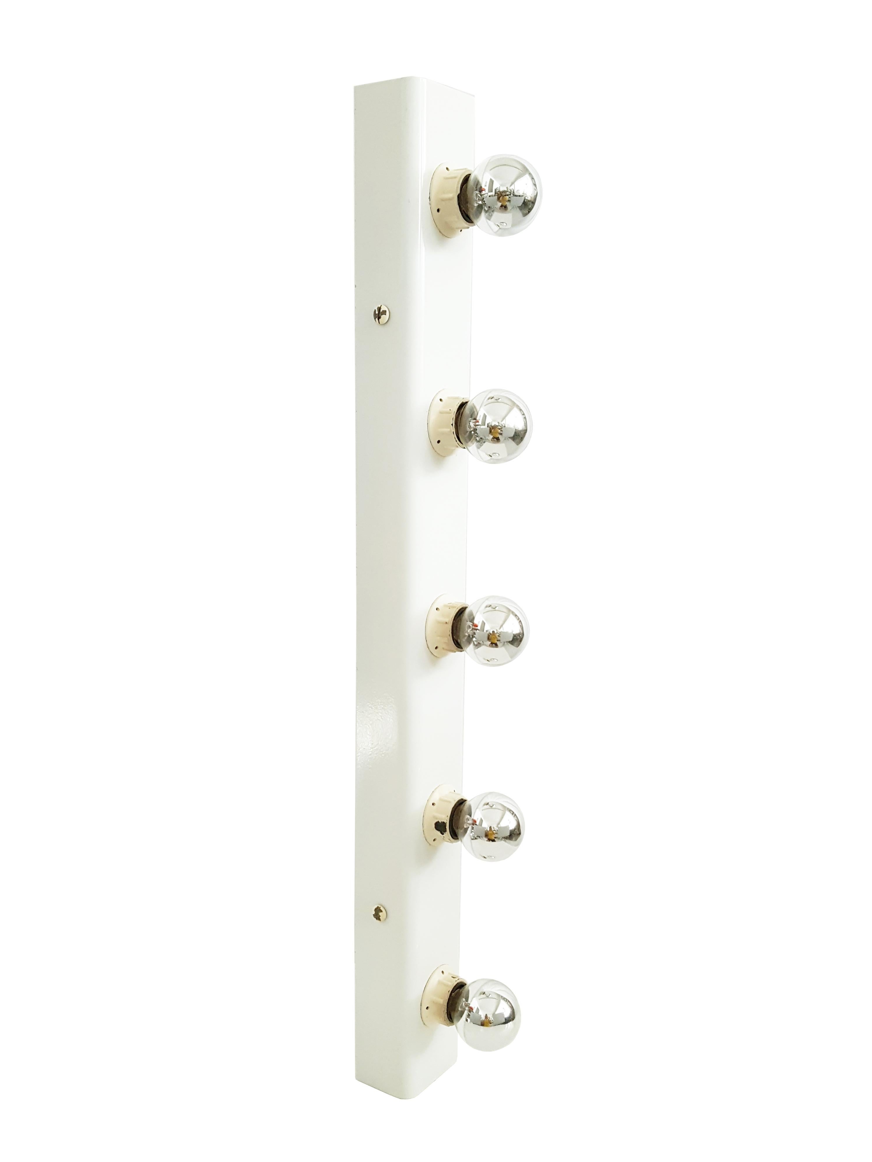 White Metal 5-Lights Wall Lamp Mod. 50 by Gino Sarfatti for Arteluce, '68 In Good Condition For Sale In Varese, Lombardia