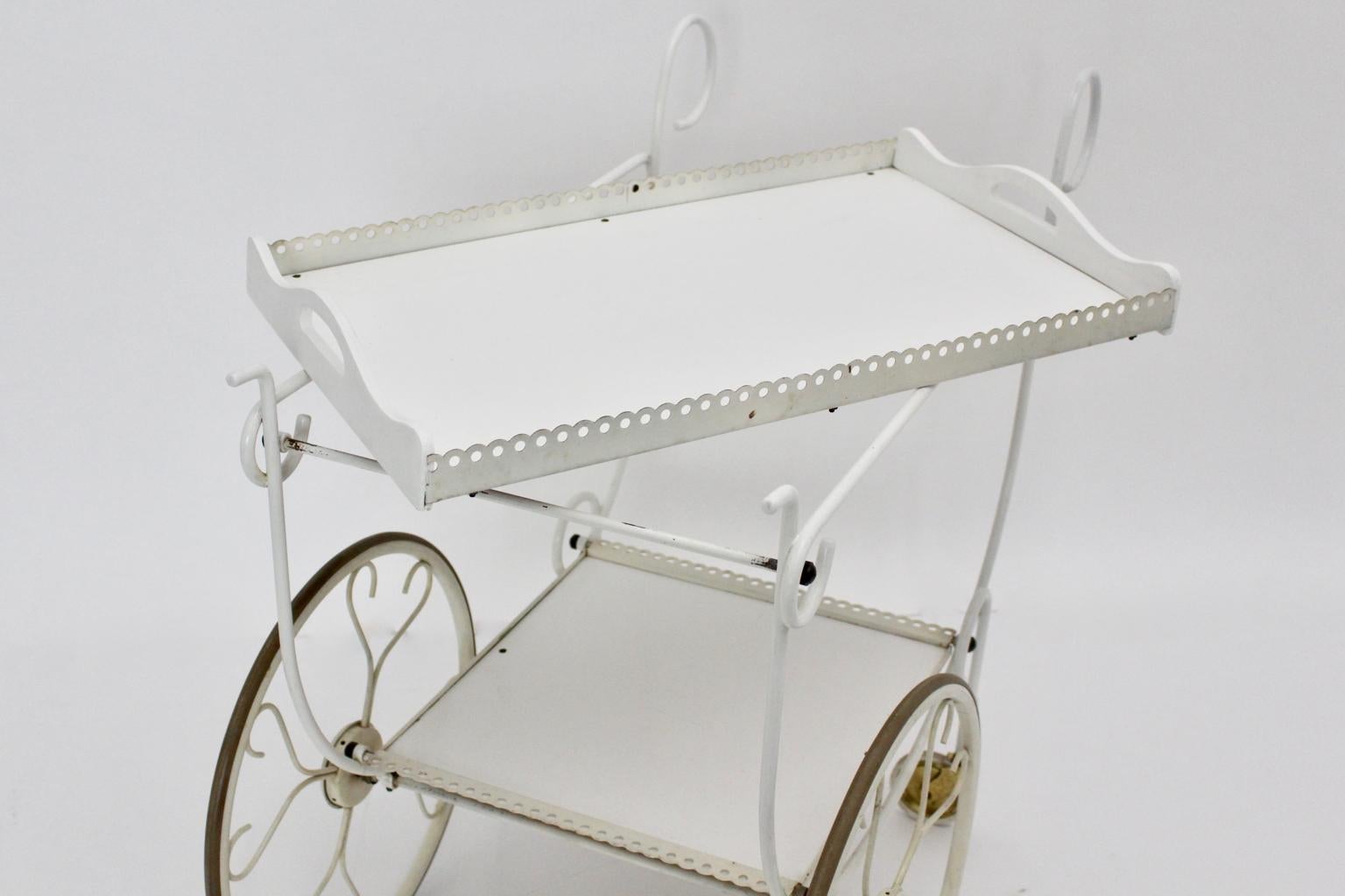 Mid Century Modern Vintage White Metal Bar Cart, 1950s, Germany In Good Condition For Sale In Vienna, AT