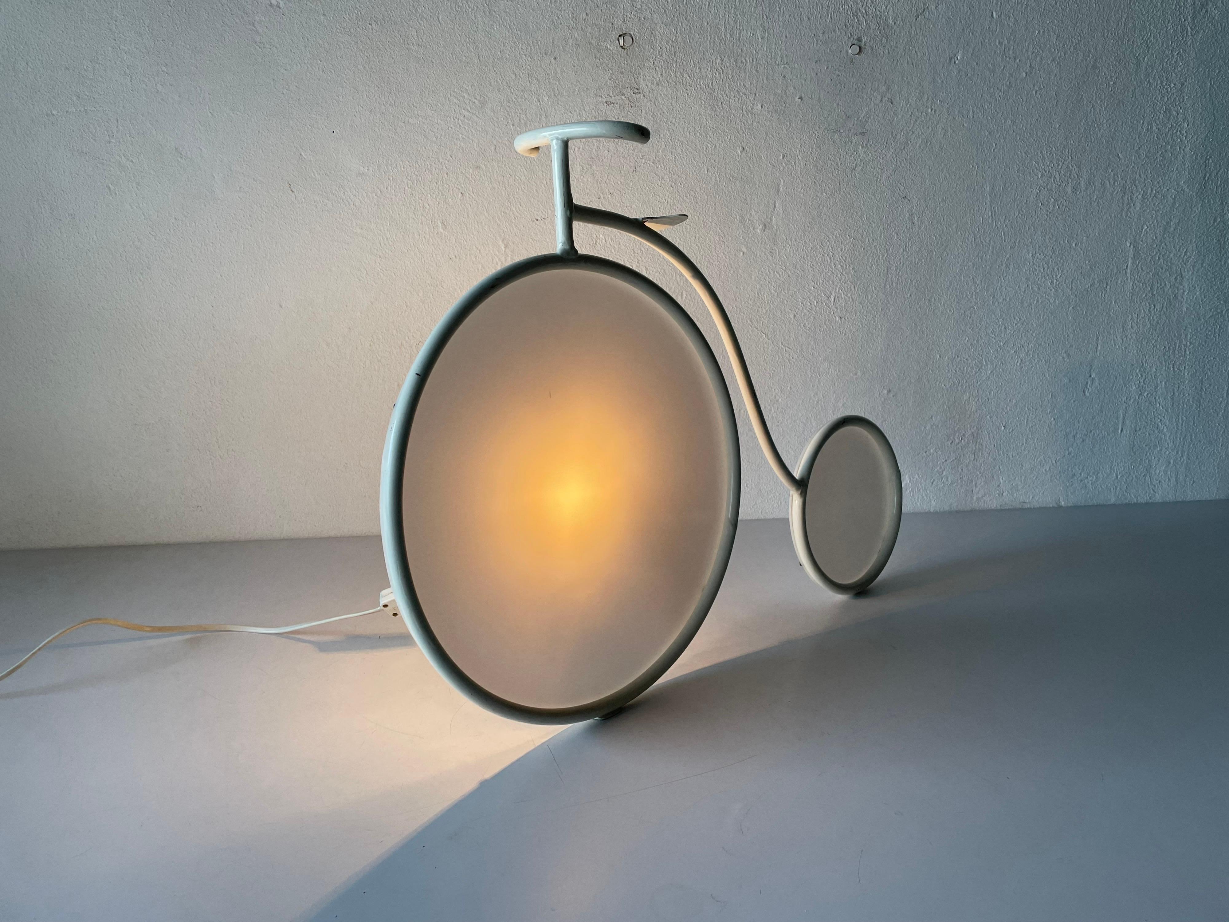 Lampe de bureau bicyclette en métal blanc par Zicoli, 1970, Italie en vente 1