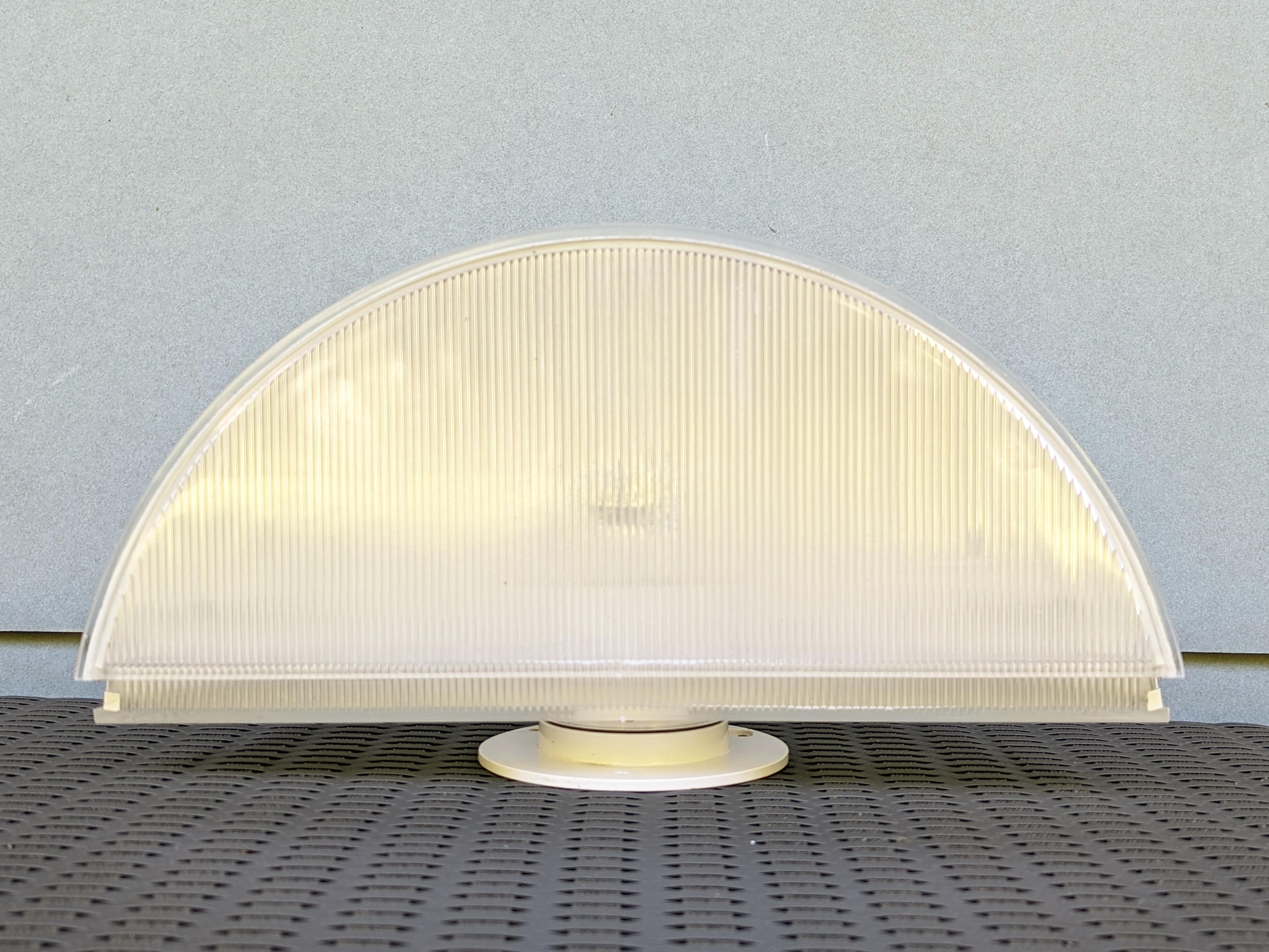 White Metal & clear Polycarbonate Quarto sconce by A. & T. Scarpa for FLos 3