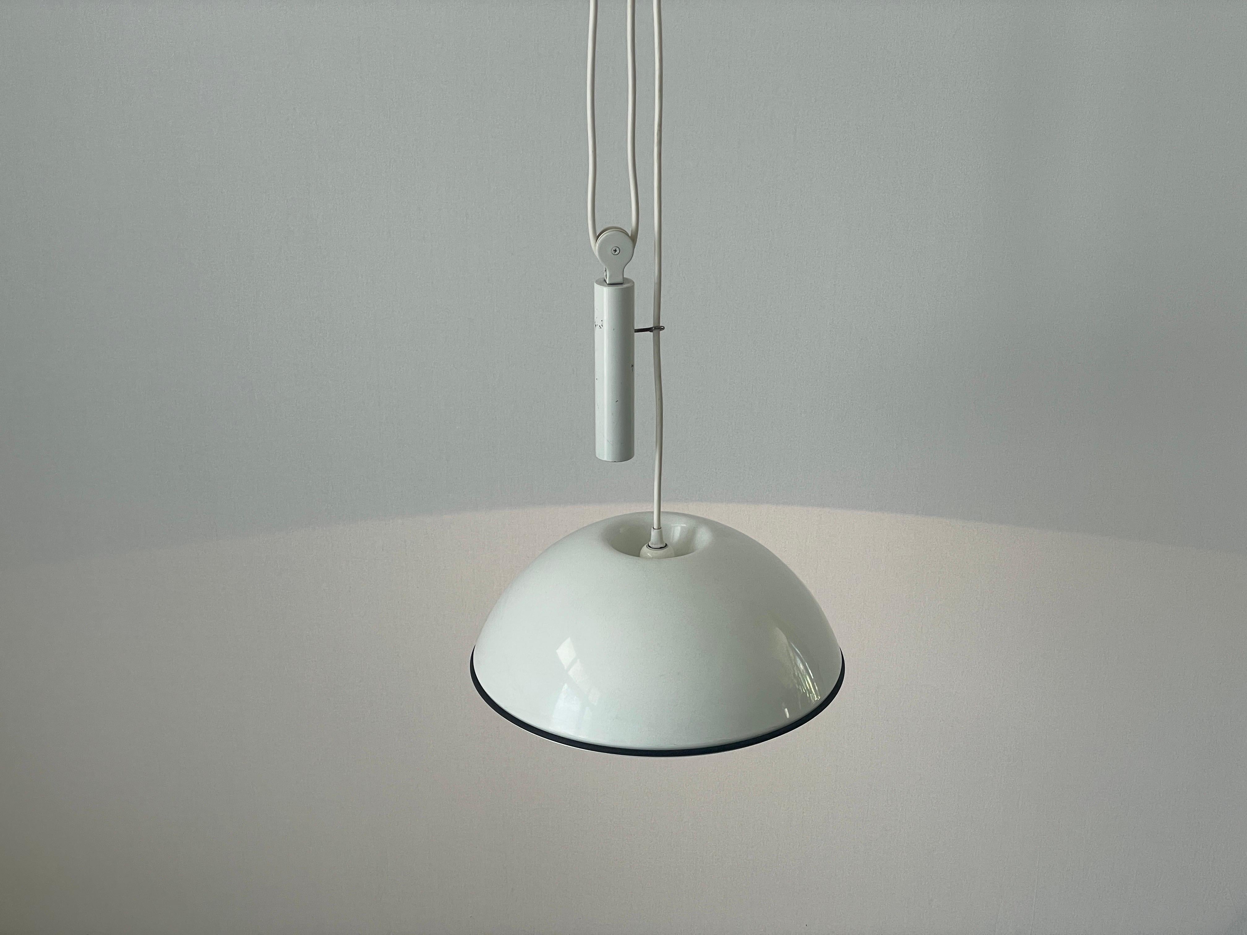 Lampada a sospensione a contrappeso in metallo bianco di Flos, anni '70, Italia in vendita 4