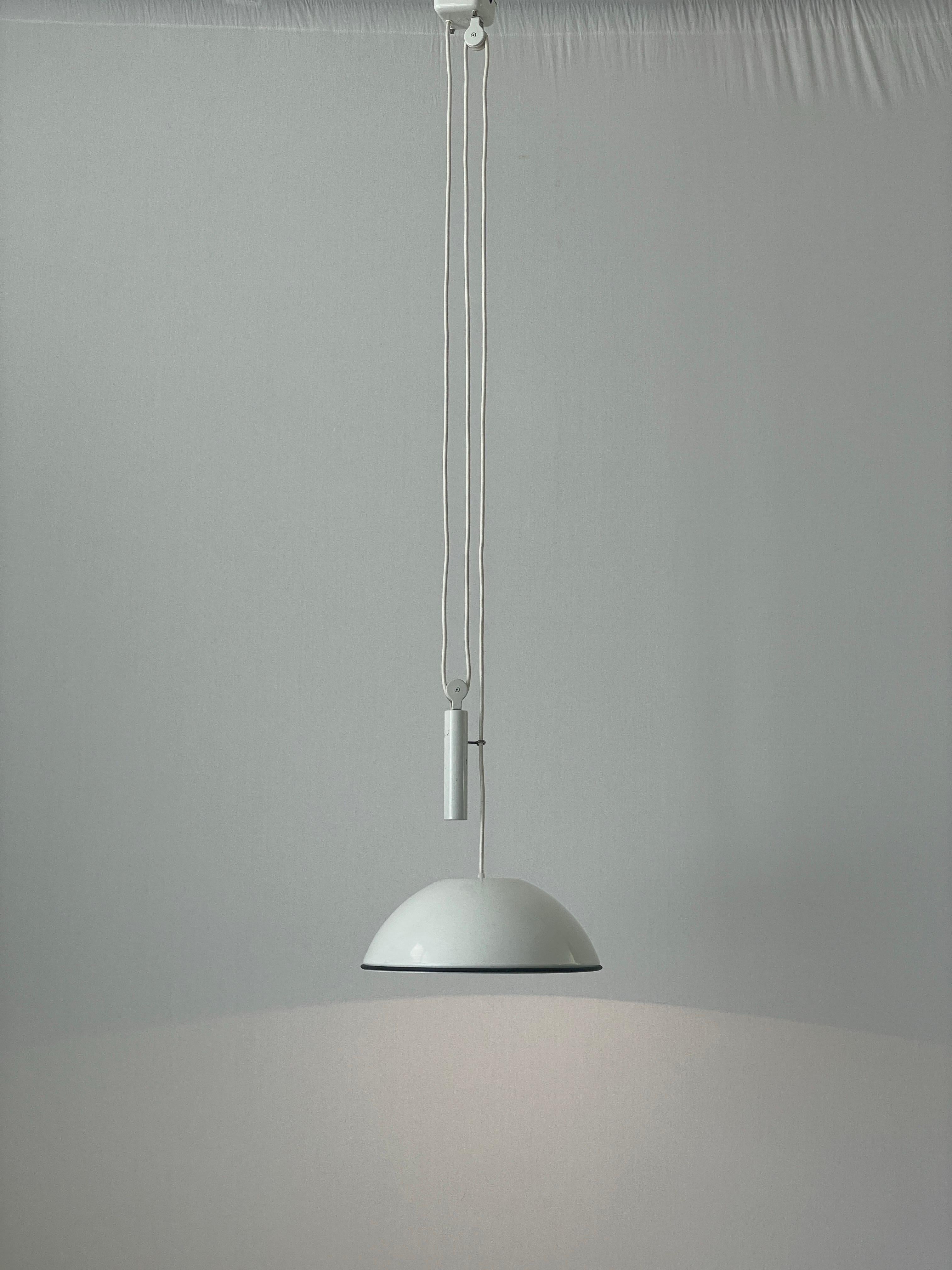 Lampada a sospensione a contrappeso in metallo bianco di Flos, anni '70, Italia in vendita 5