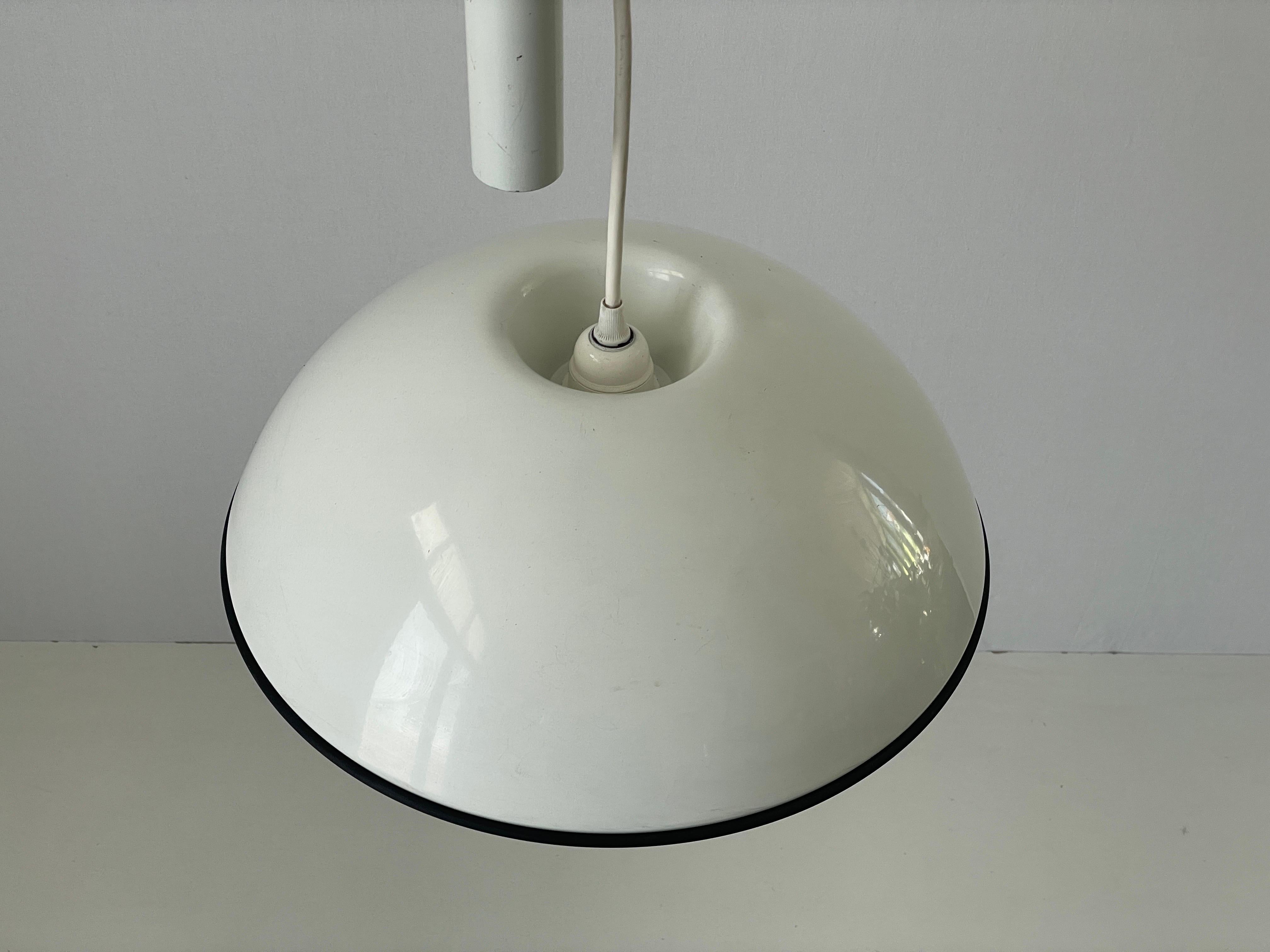 Smaltato Lampada a sospensione a contrappeso in metallo bianco di Flos, anni '70, Italia in vendita