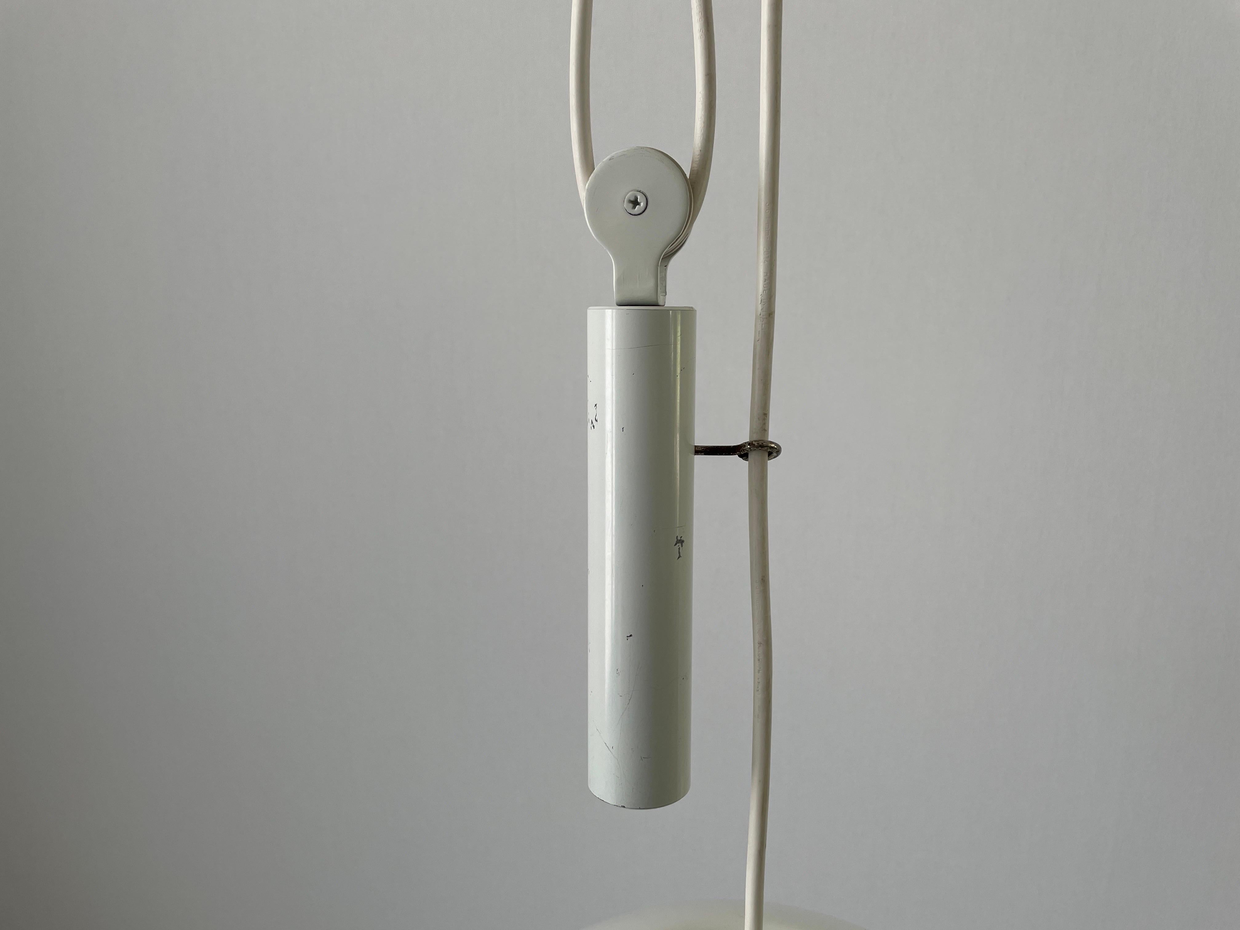 Lampada a sospensione a contrappeso in metallo bianco di Flos, anni '70, Italia In condizioni ottime in vendita a Hagenbach, DE