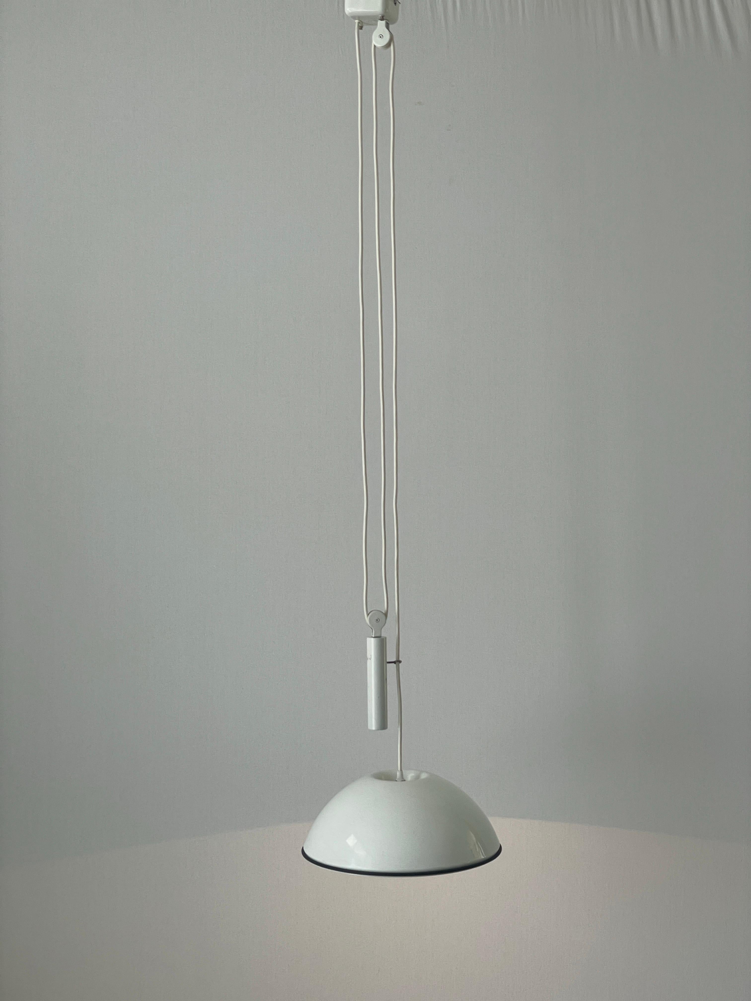 Lampada a sospensione a contrappeso in metallo bianco di Flos, anni '70, Italia in vendita 1