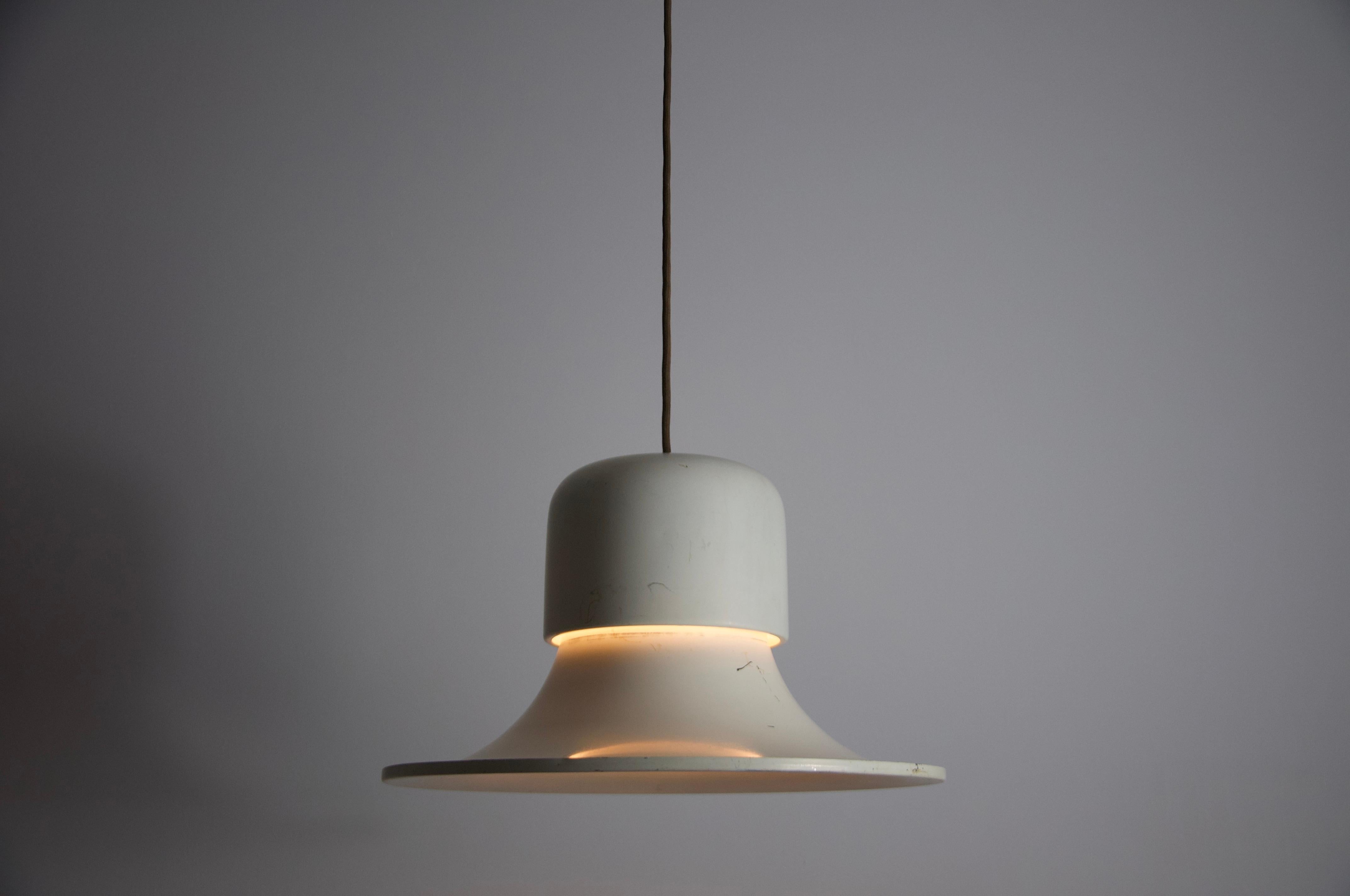 Lampada a sospensione in metallo bianco di Joe Colombo Stilnovo, Italia, anni '50 in vendita 8