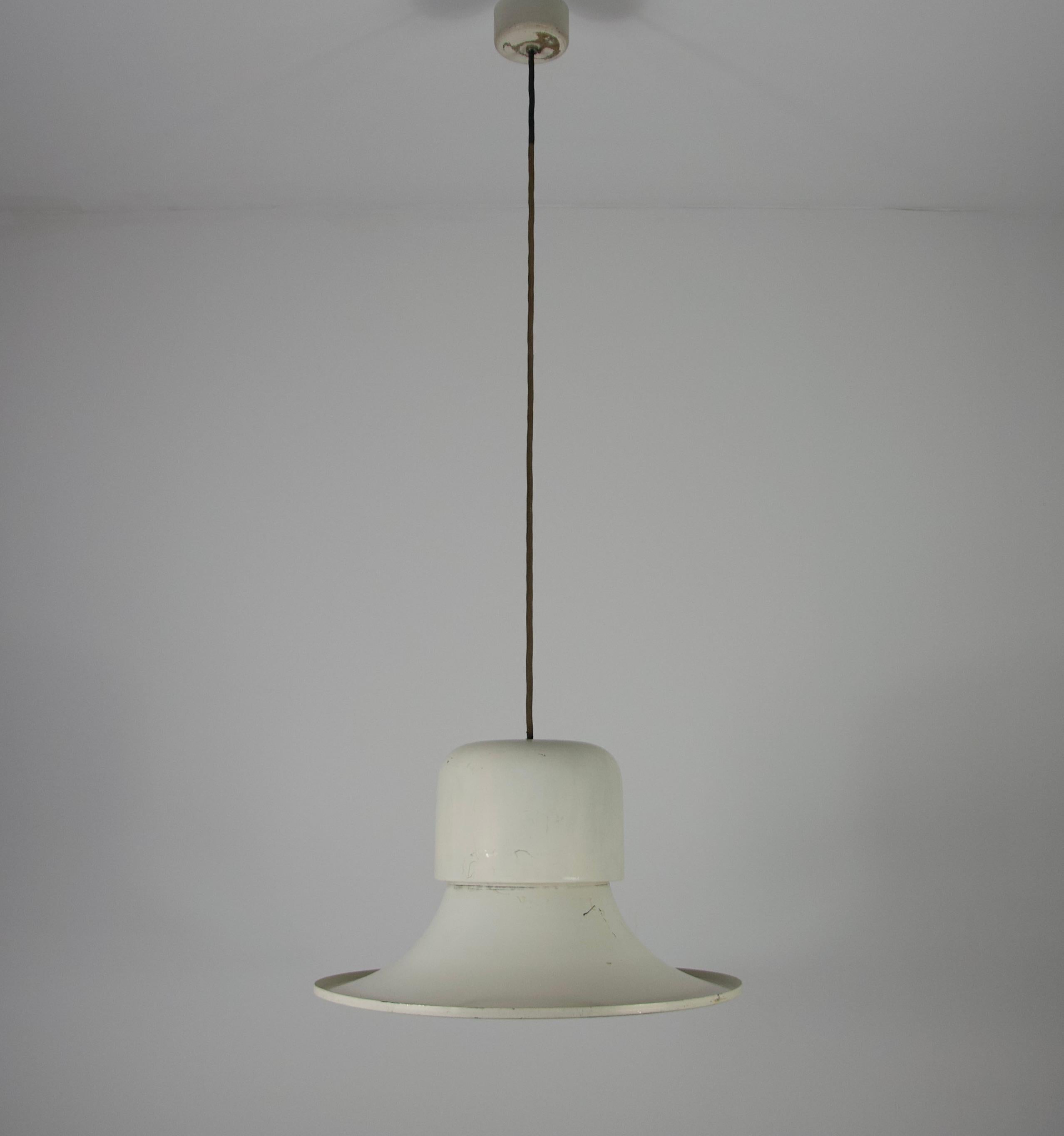 Metà XX secolo Lampada a sospensione in metallo bianco di Joe Colombo Stilnovo, Italia, anni '50 in vendita