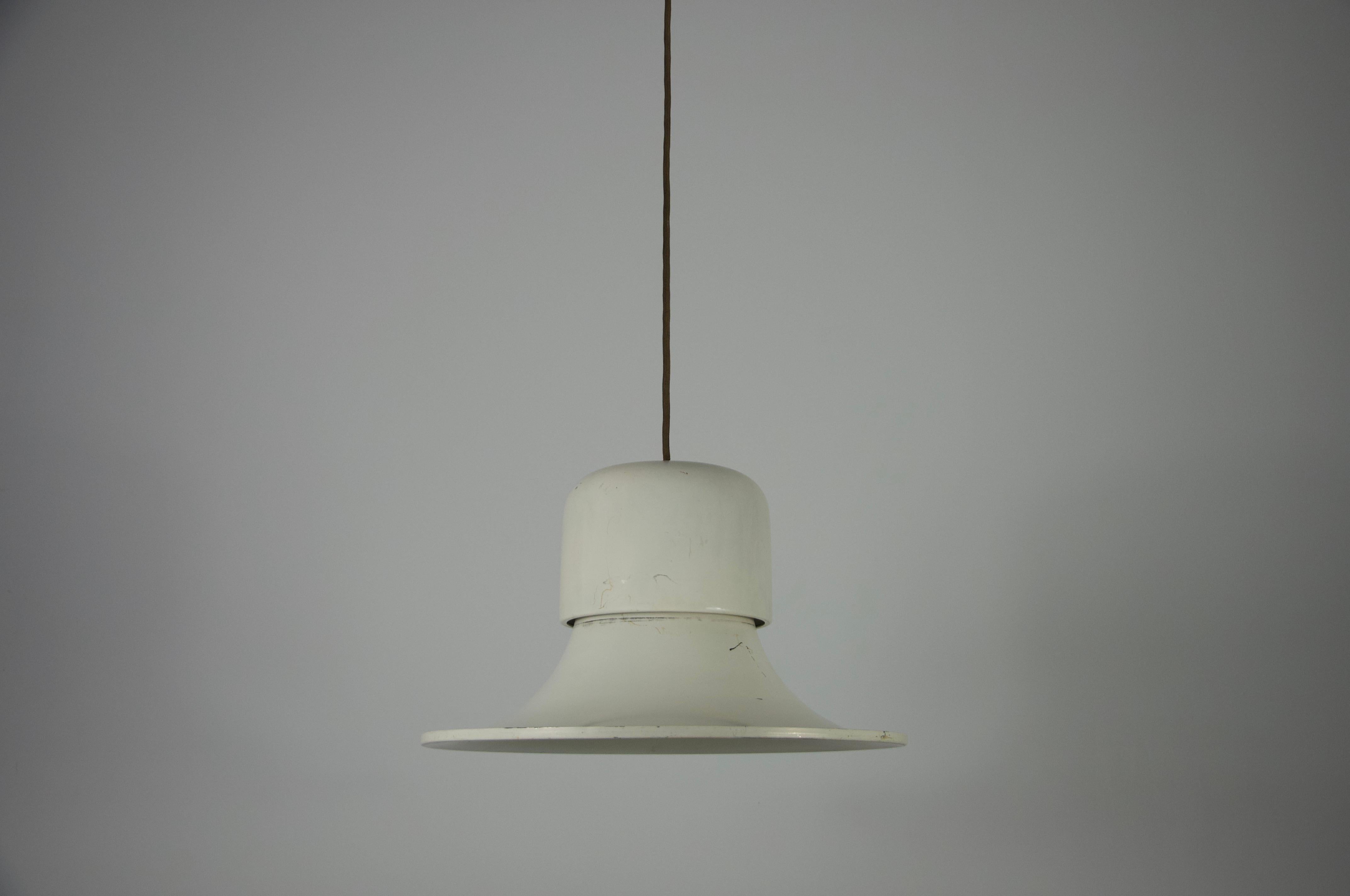 Alluminio Lampada a sospensione in metallo bianco di Joe Colombo Stilnovo, Italia, anni '50 in vendita