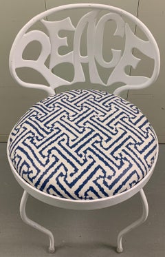 Weißer Waschtischstuhl aus weißem Metall mit Friedensrücken von Kessler