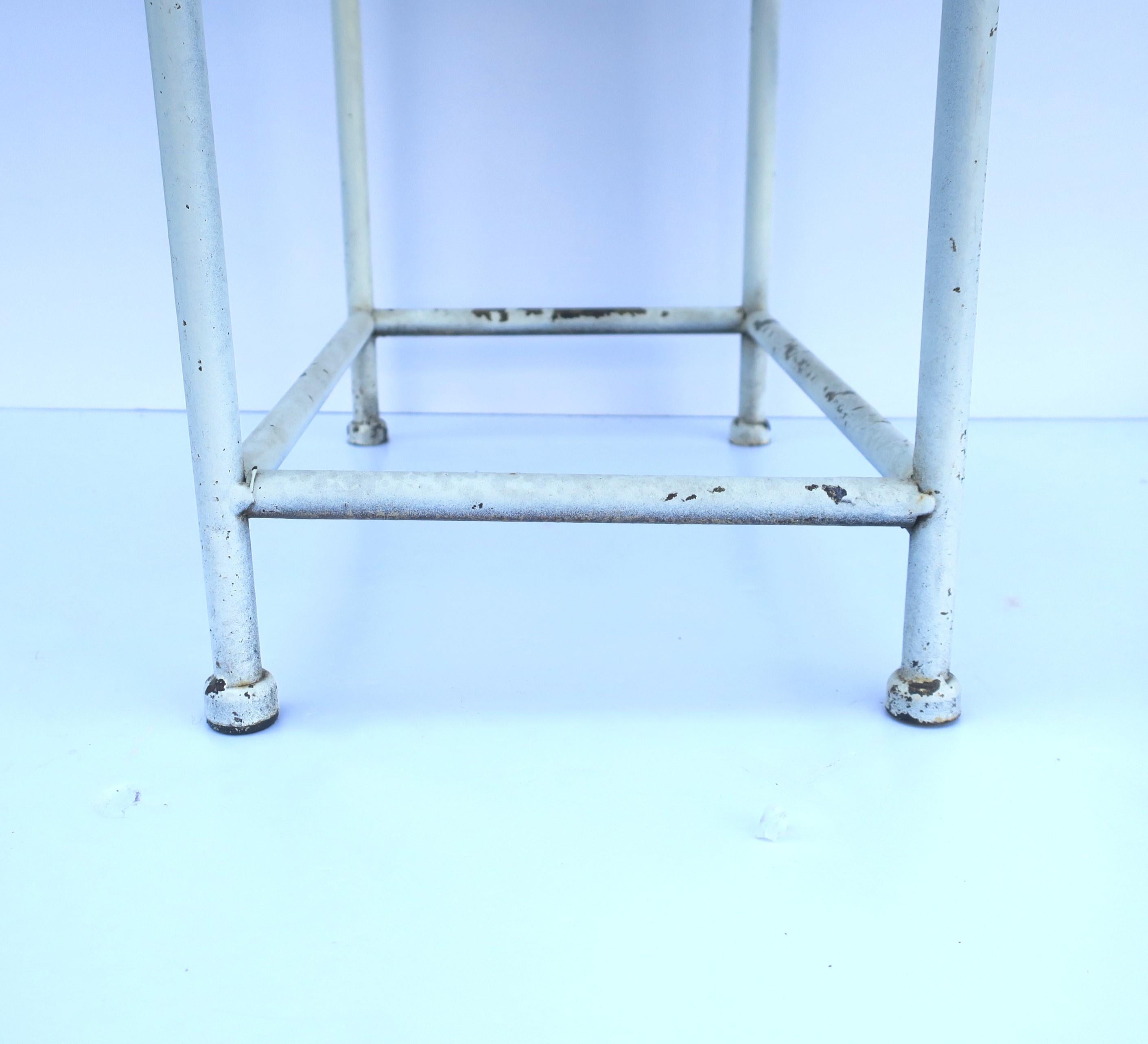 White Metal Side Drinks Table with Mirrored Glass Top, Small For Sale 6