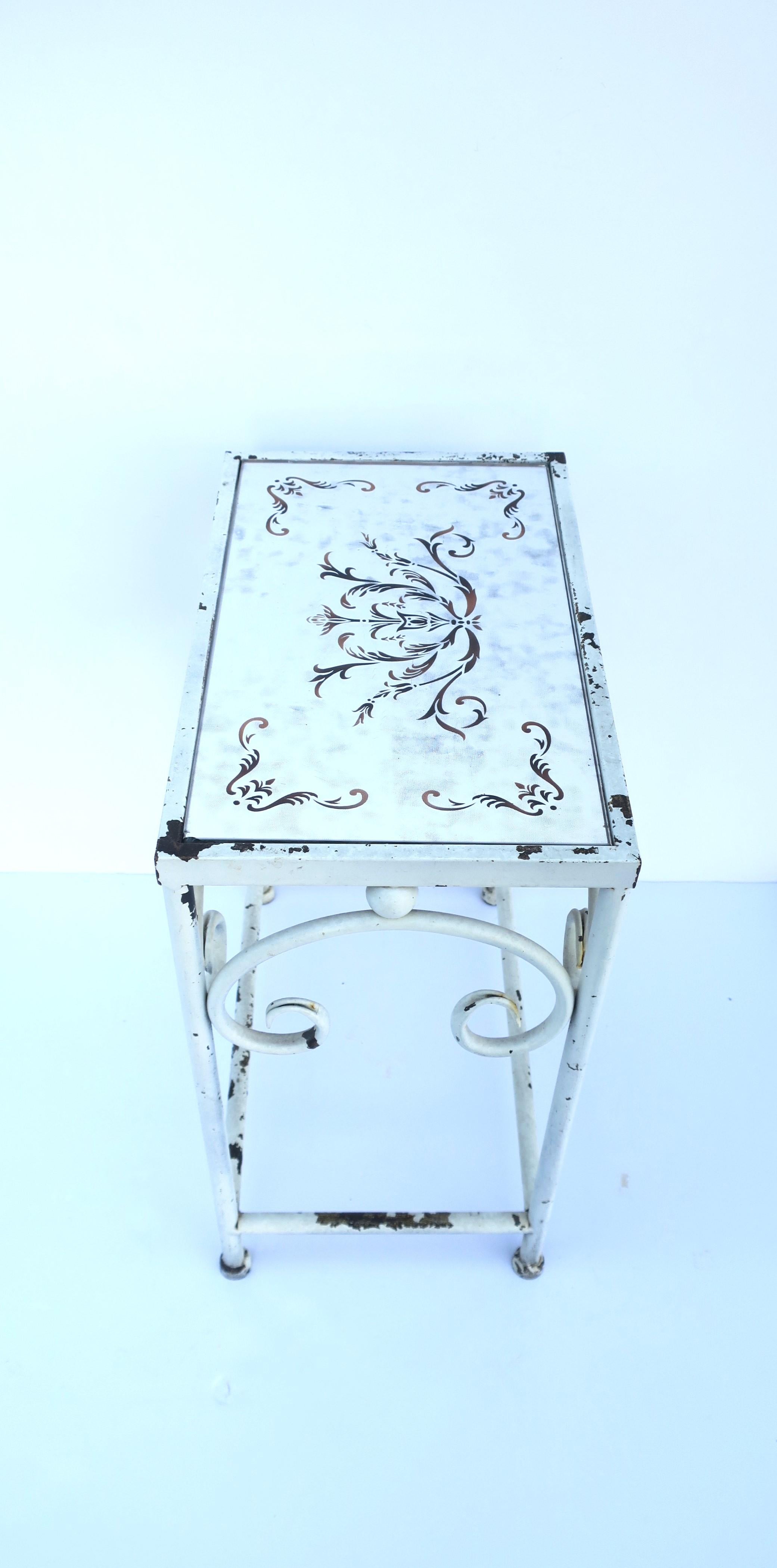 White Metal Side Drinks Table with Mirrored Glass Top, Small In Fair Condition For Sale In New York, NY