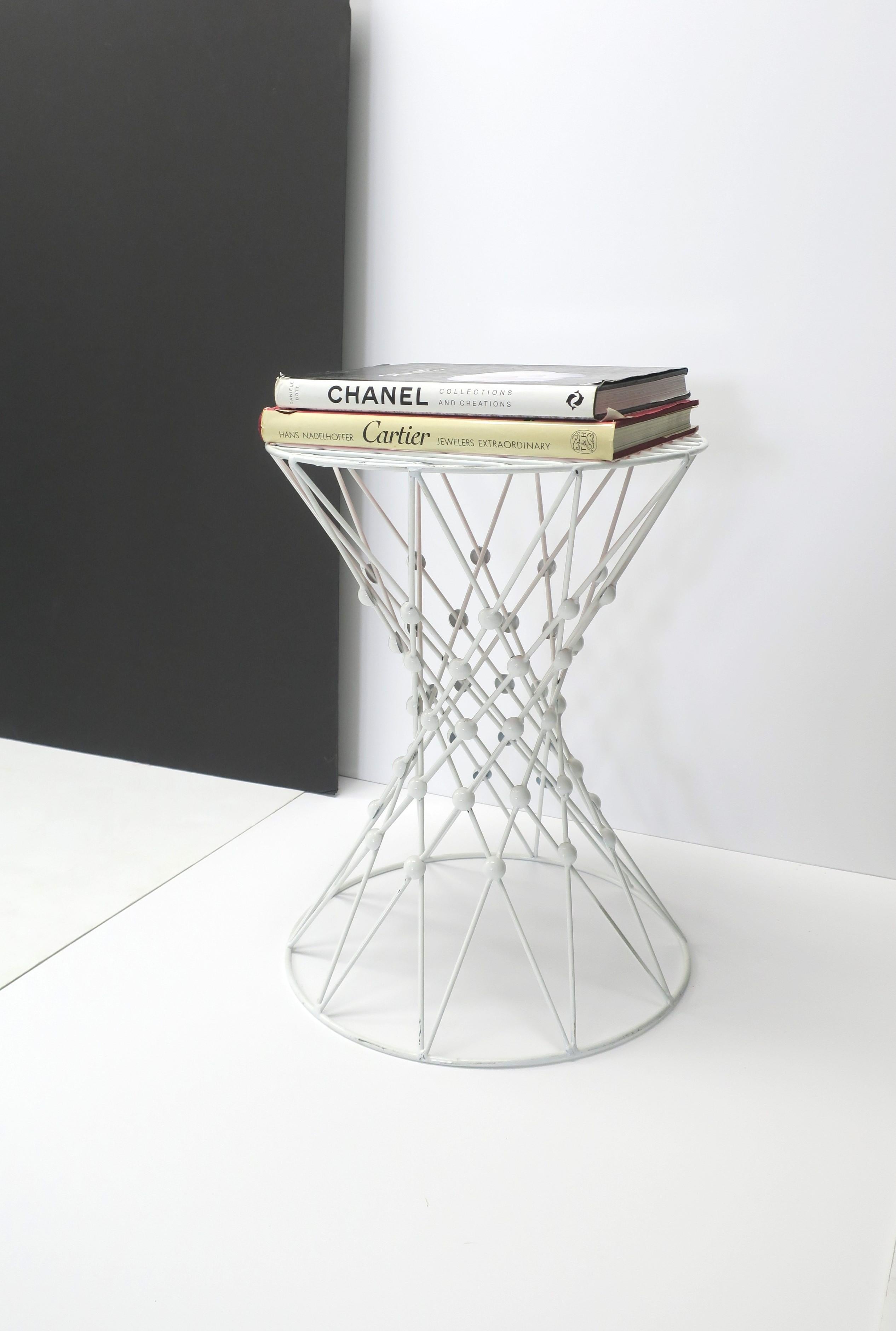 White Metal Side Table with Hourglass Shape For Sale 2