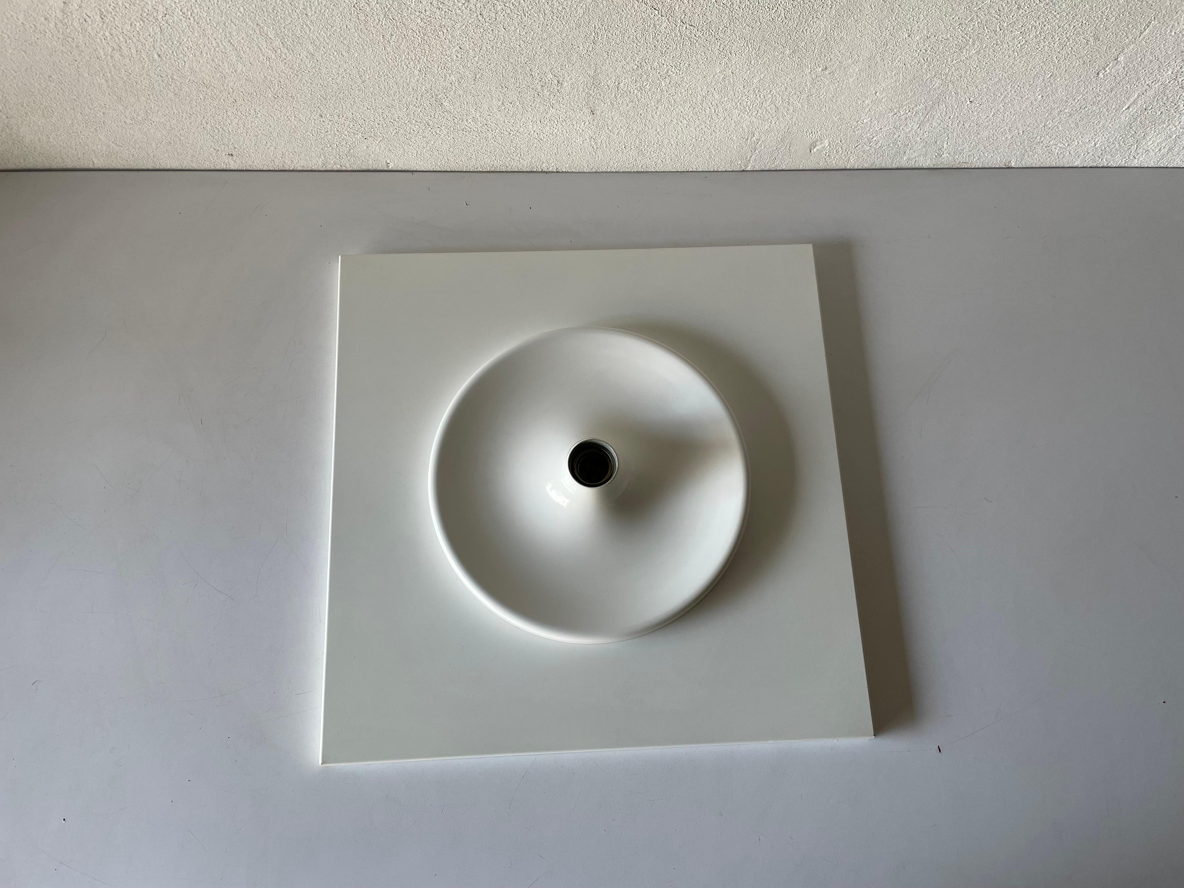 White Metal Space Age Large Flush Mount Ceiling or Wall Lamp, 1970s, Germany In Good Condition For Sale In Hagenbach, DE