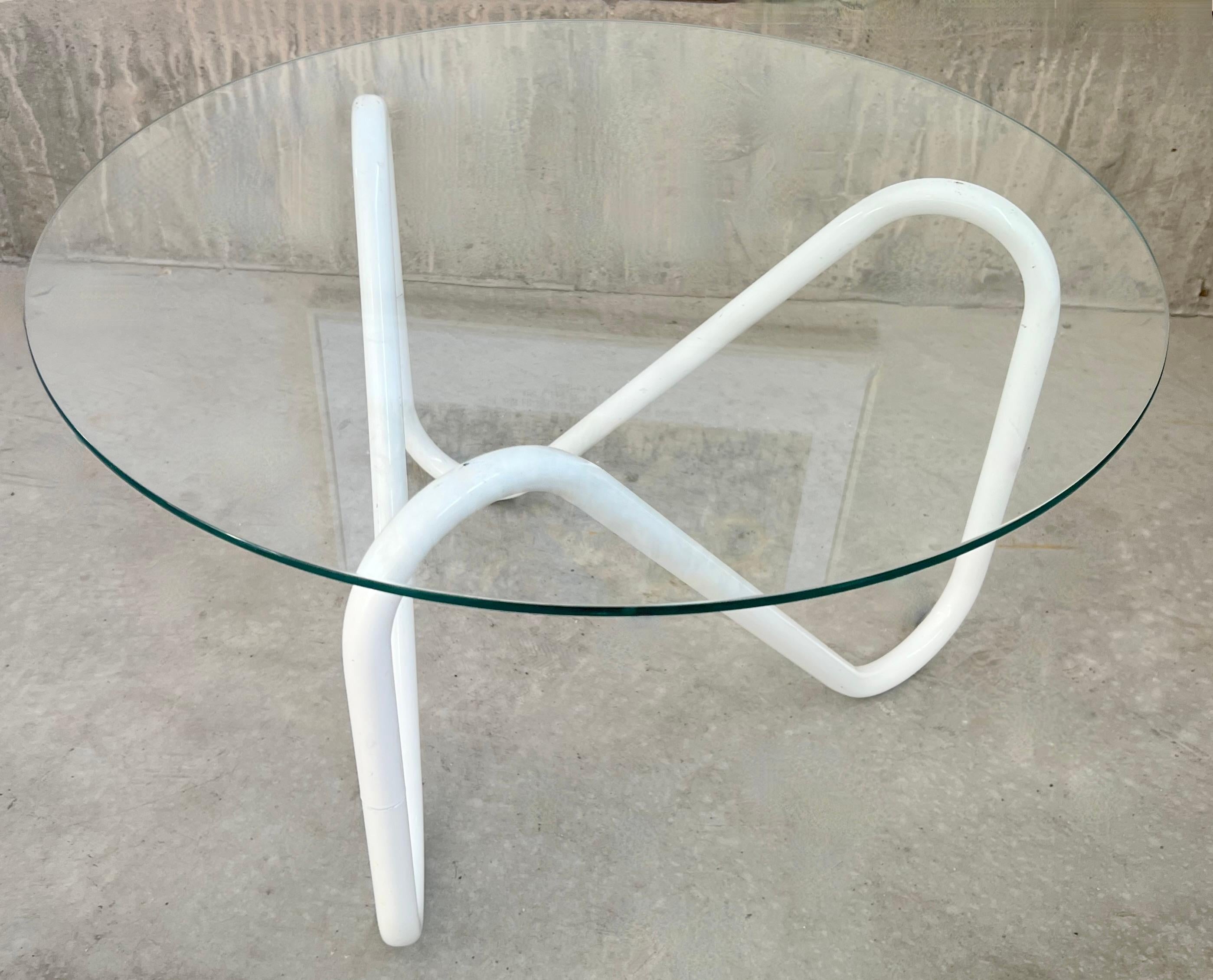 Mid-Century Modern White Metal Tubular Squiggle Coffee Table Glass Top For Sale