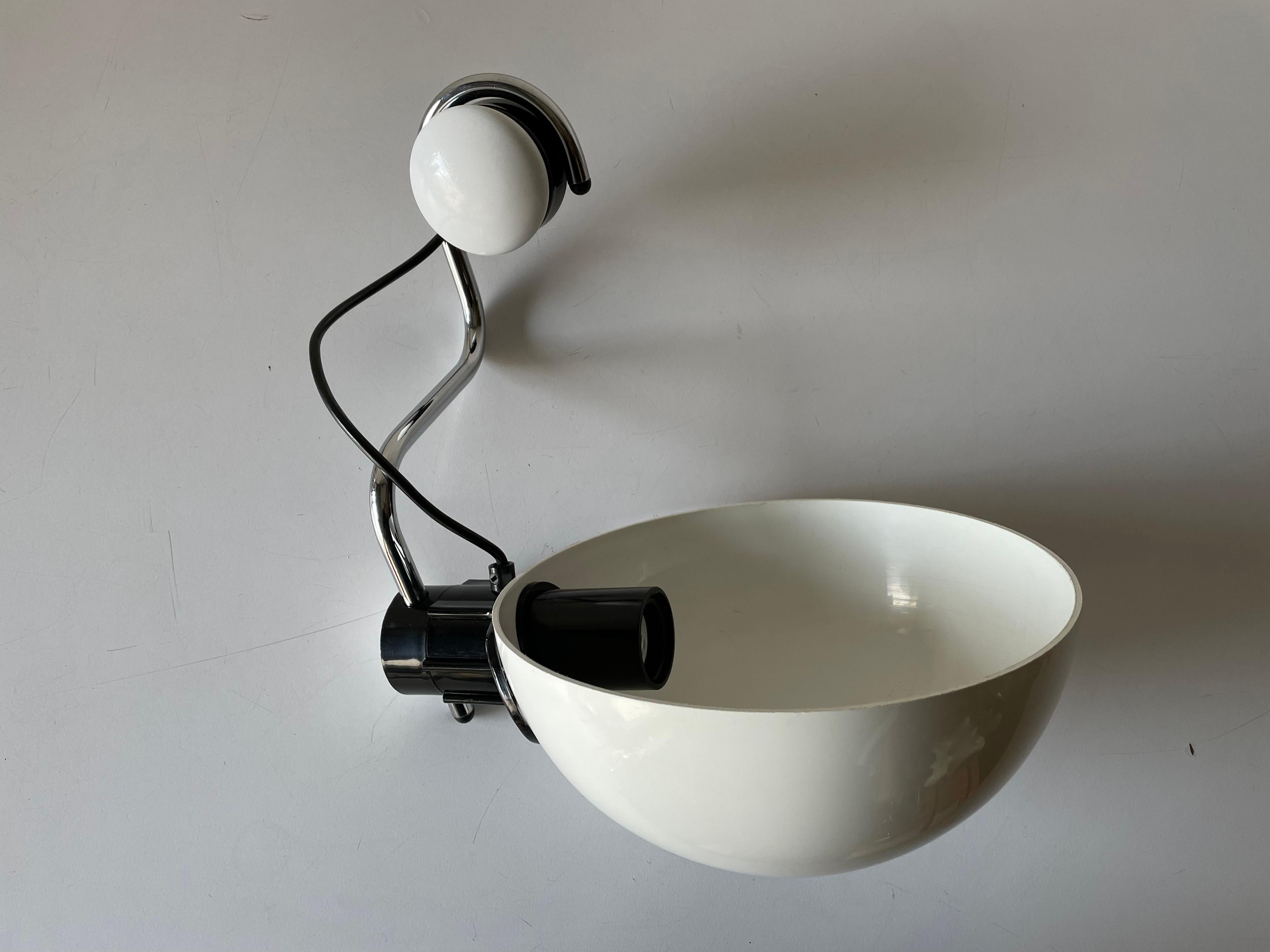 Space Age White Metal Wall Lamp by iGuzzini for Harveiluce, 1970s, Italy For Sale