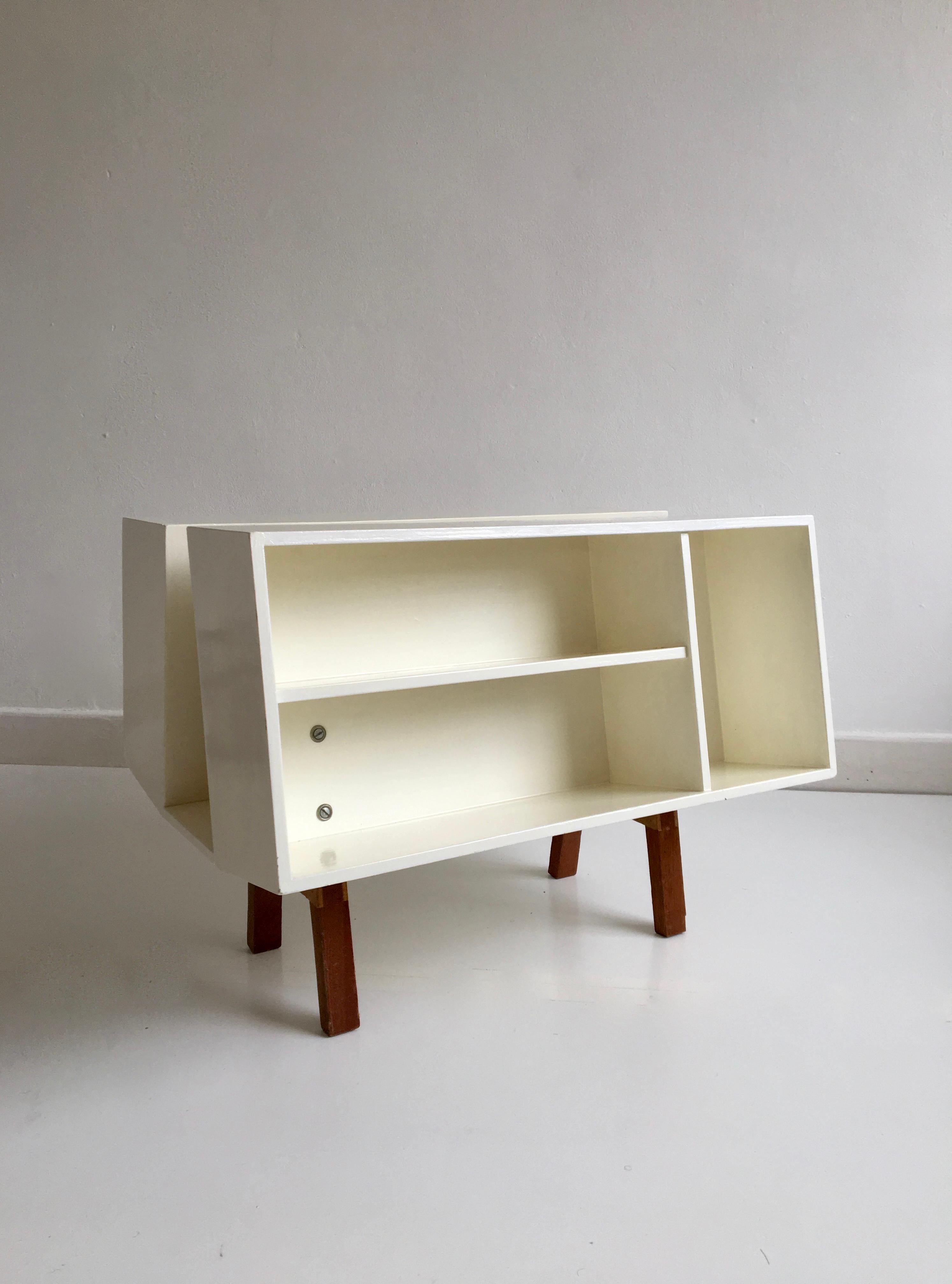 Teak White Midcentury 'Isokon' Bookcase / Coffee Table by Ernest Race, England, 1962 For Sale
