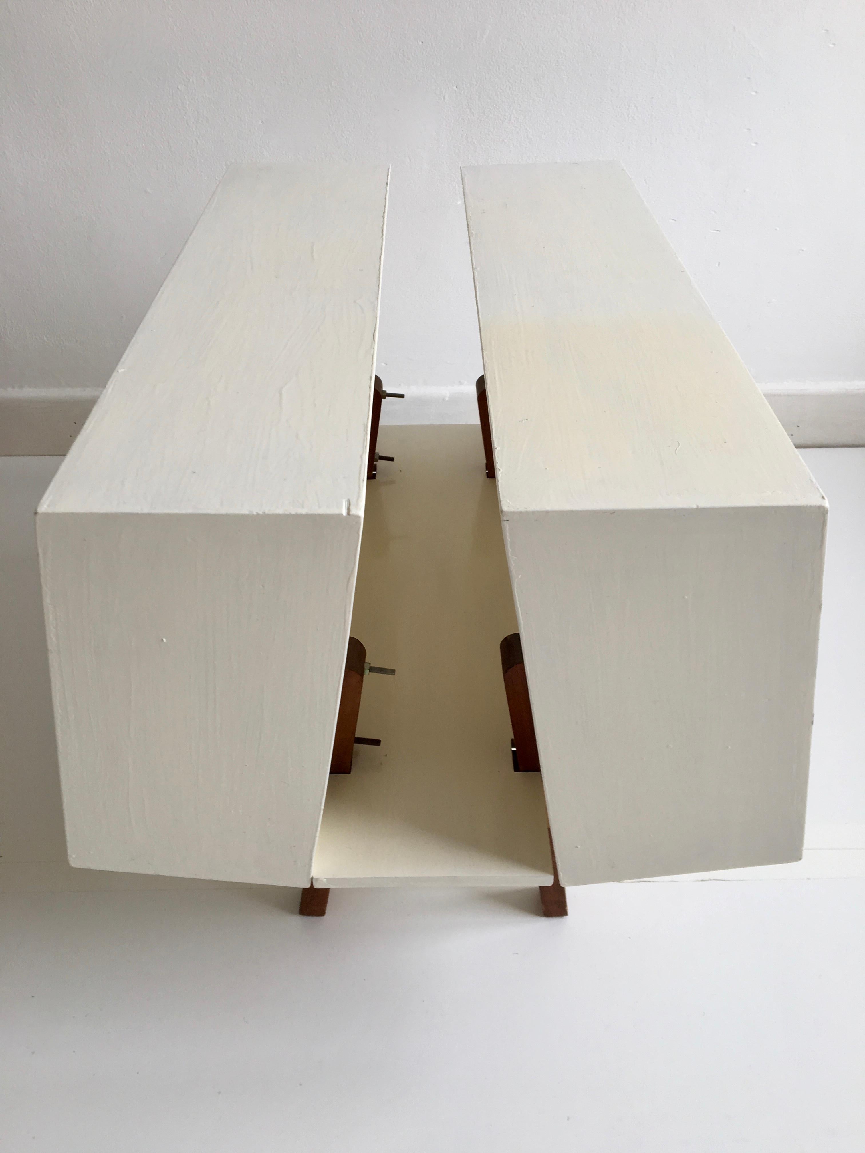 White Midcentury 'Isokon' Bookcase / Coffee Table by Ernest Race, England, 1962 For Sale 1