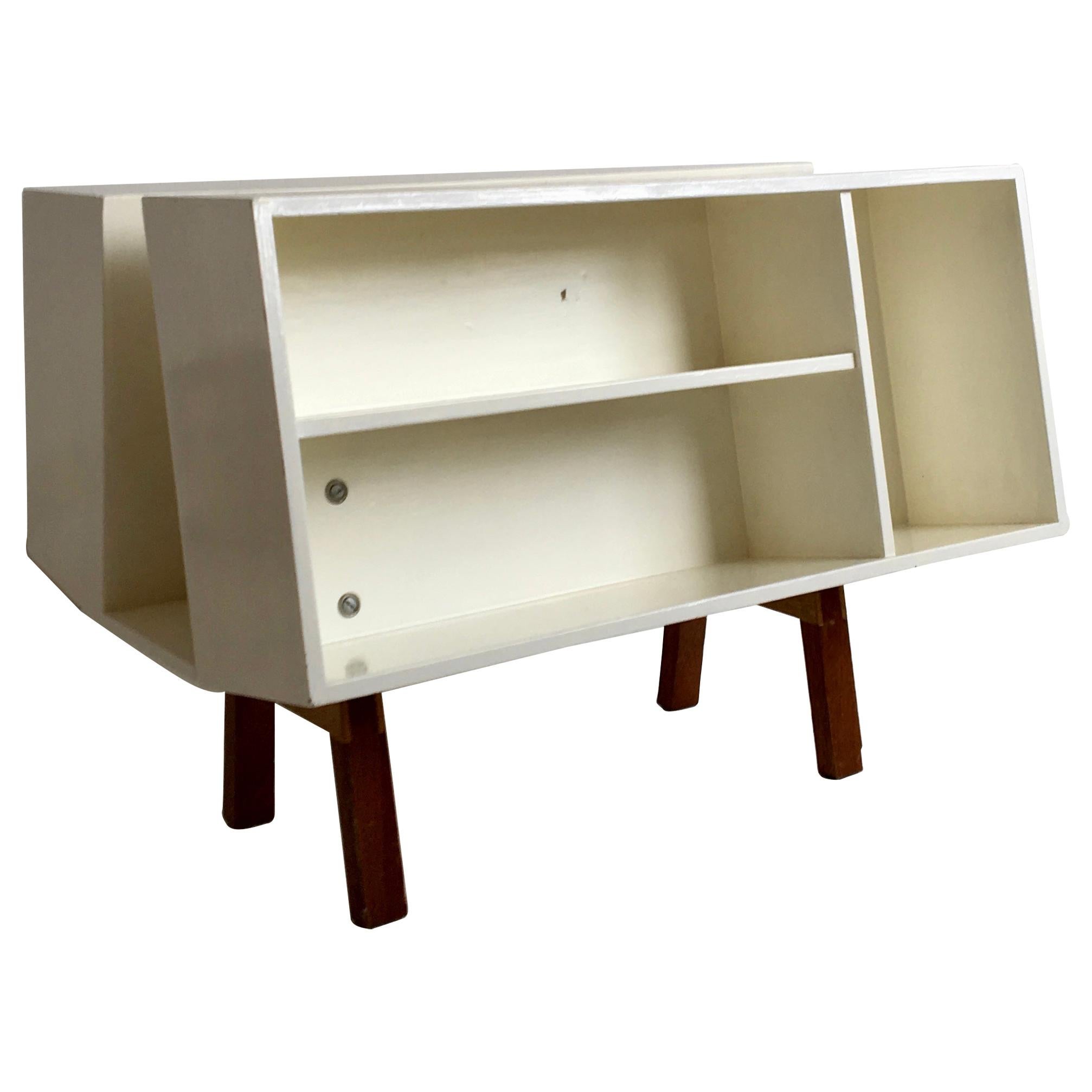 White Midcentury 'Isokon' Bookcase / Coffee Table by Ernest Race, England, 1962 For Sale