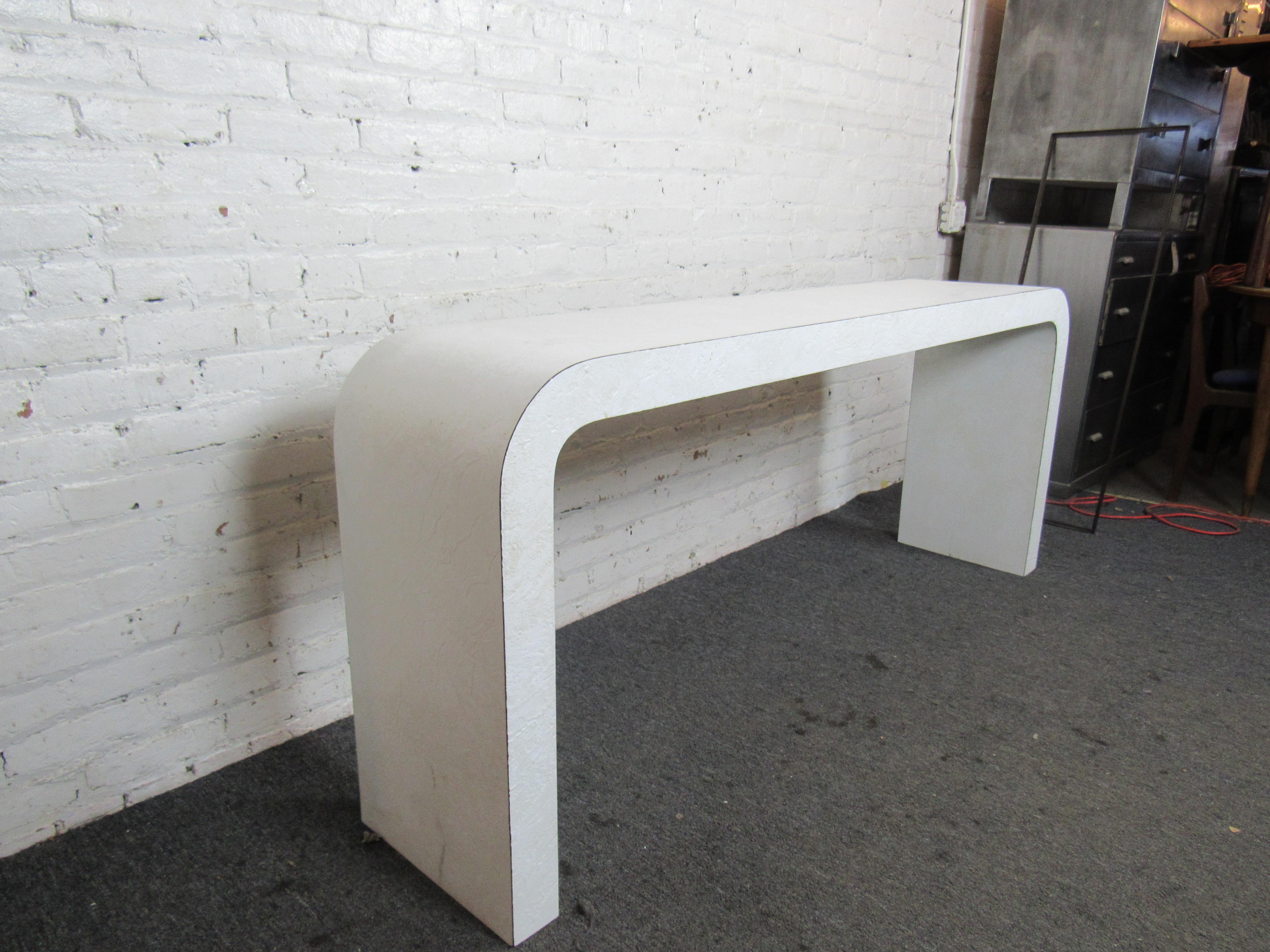 White Mid-Century Modern Arch Table  In Good Condition For Sale In Brooklyn, NY