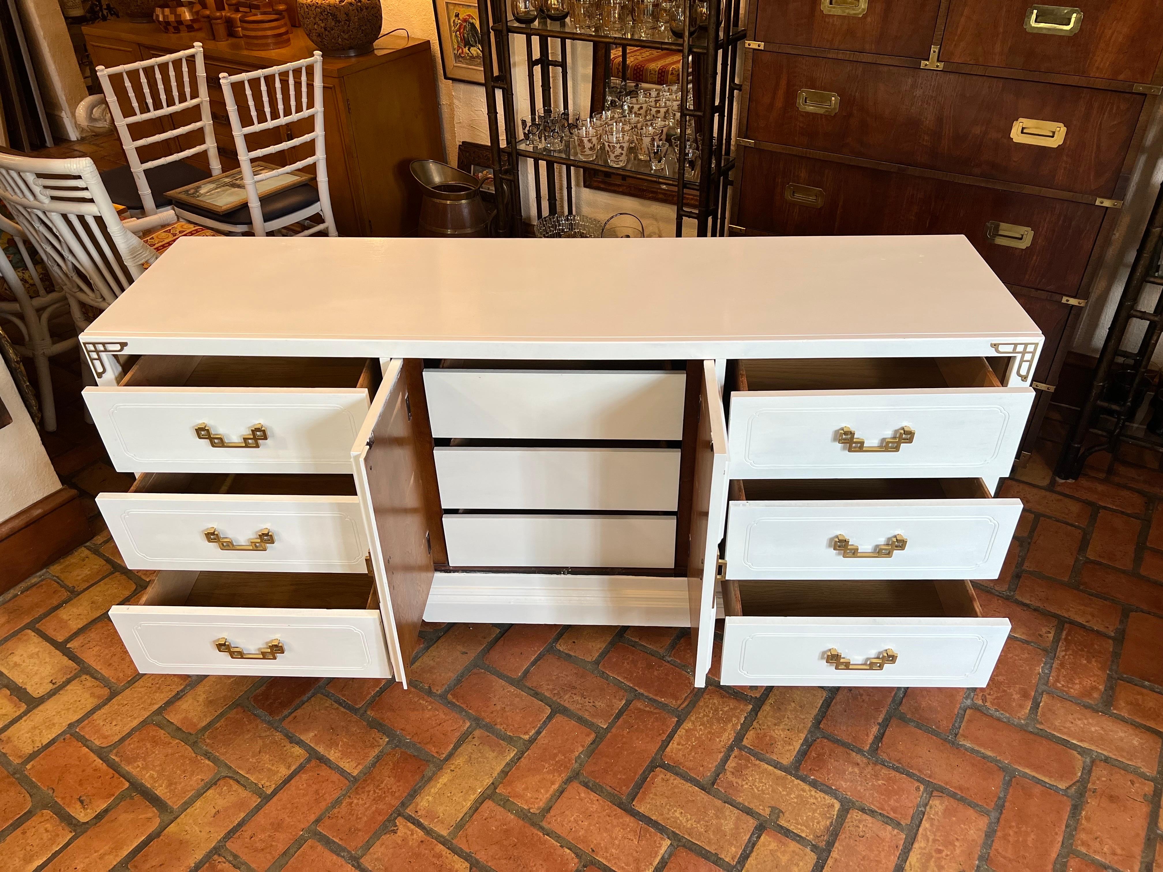 White Mid-Century Modern Dresser or Credenza In Good Condition For Sale In Redding, CT