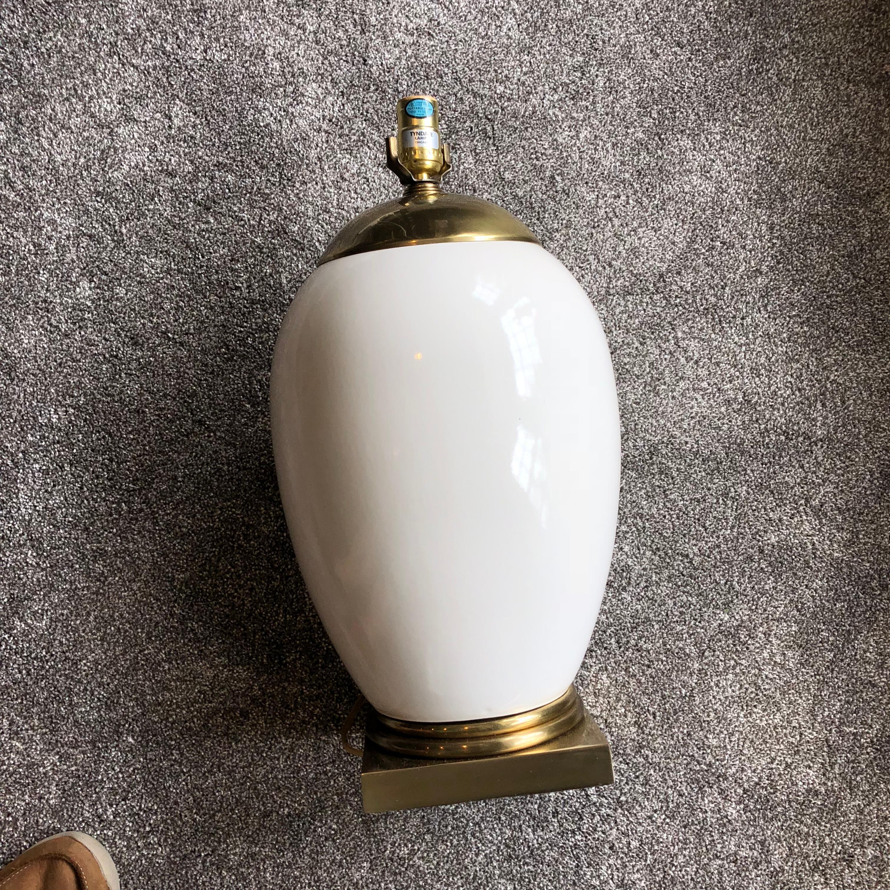 Large Mid-Century Modern Modern Ellipse Shaped Brass and Enamel Table Lamp 5