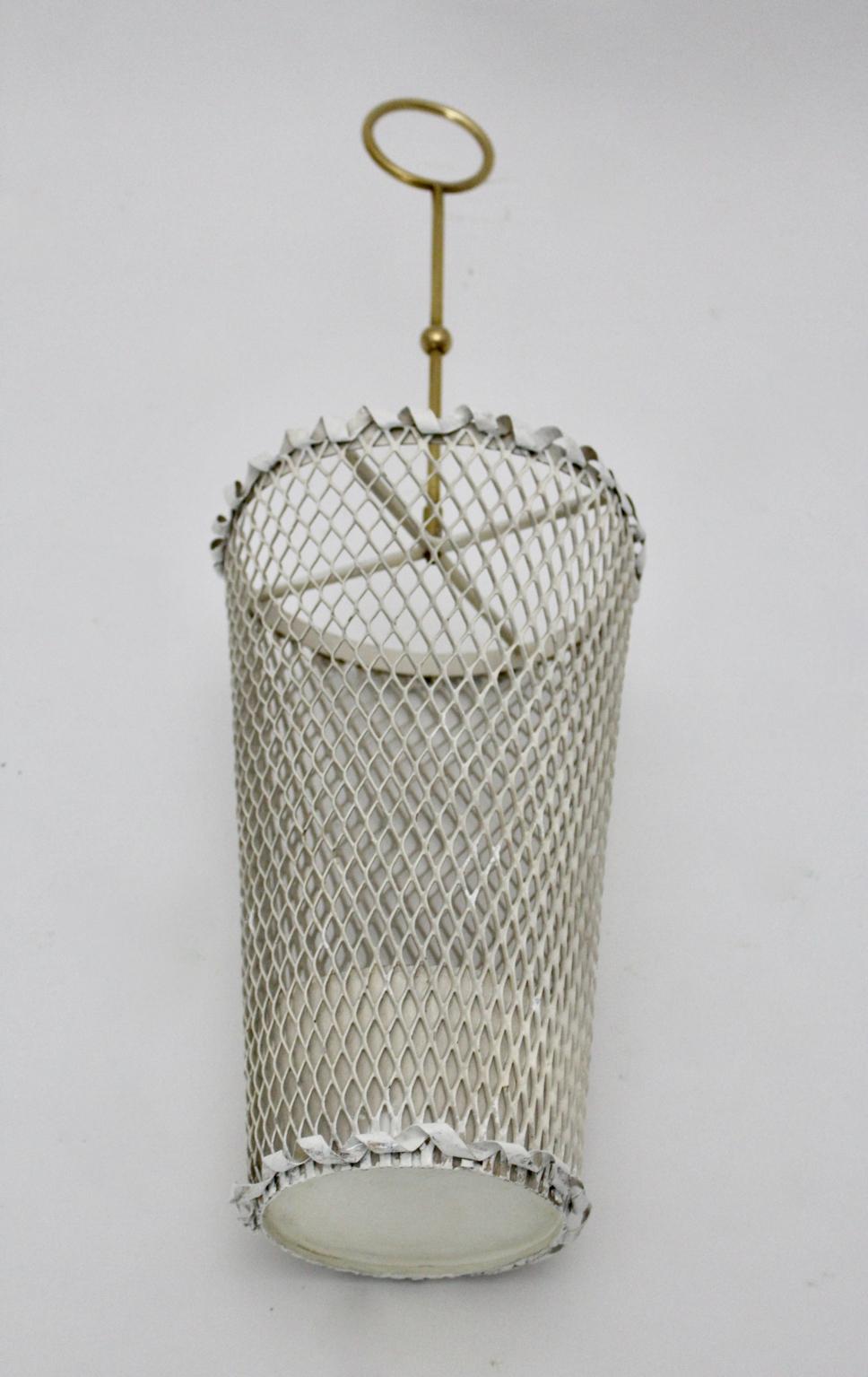 Weißer Mid-Century Modern-Schirmständer Mathieu Mategot, 1950er Jahre, Frankreich (Metall) im Angebot