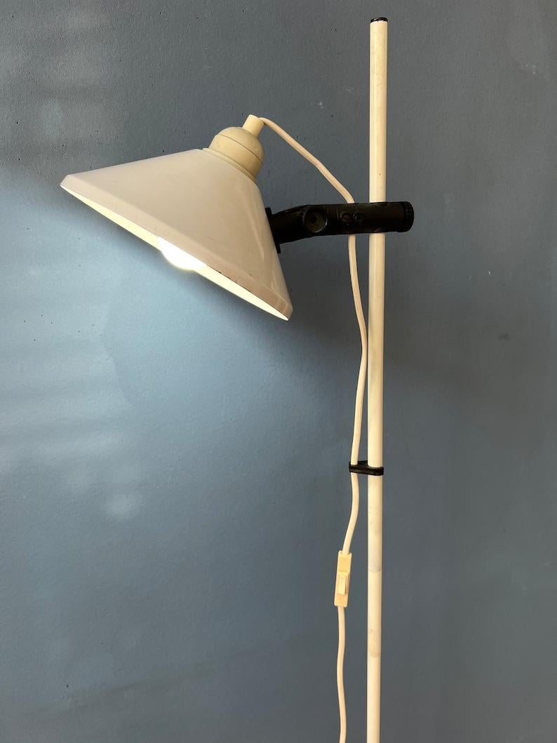 White Mid Century Space Age Woja Floor Lamp In Good Condition For Sale In ROTTERDAM, ZH