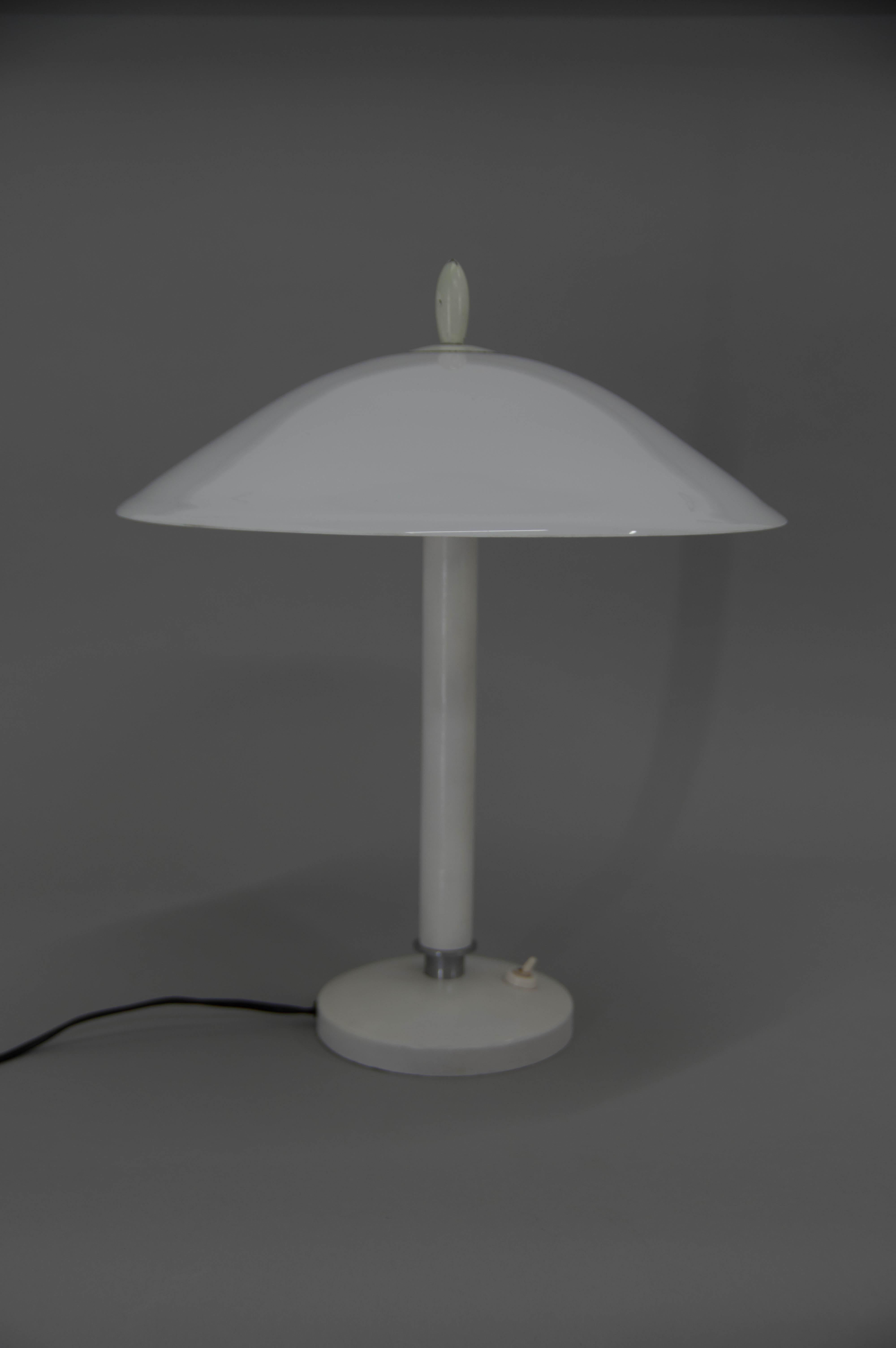 White Mid-Century Table Lamp, 1950s For Sale 1