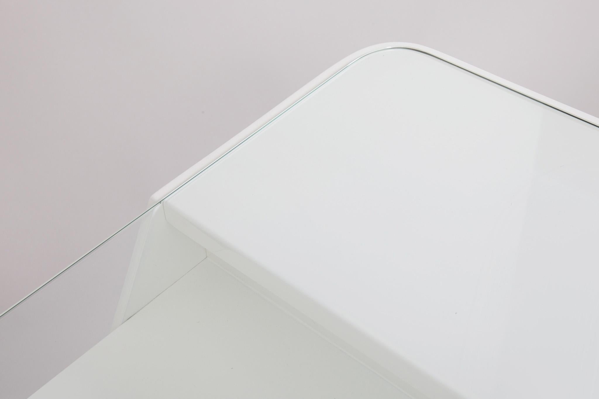 Milieu du XXe siècle Table blanche mi-siècle fabriquée en Tchèque dans les années 50, conçue par Frantiek Jirk en vente