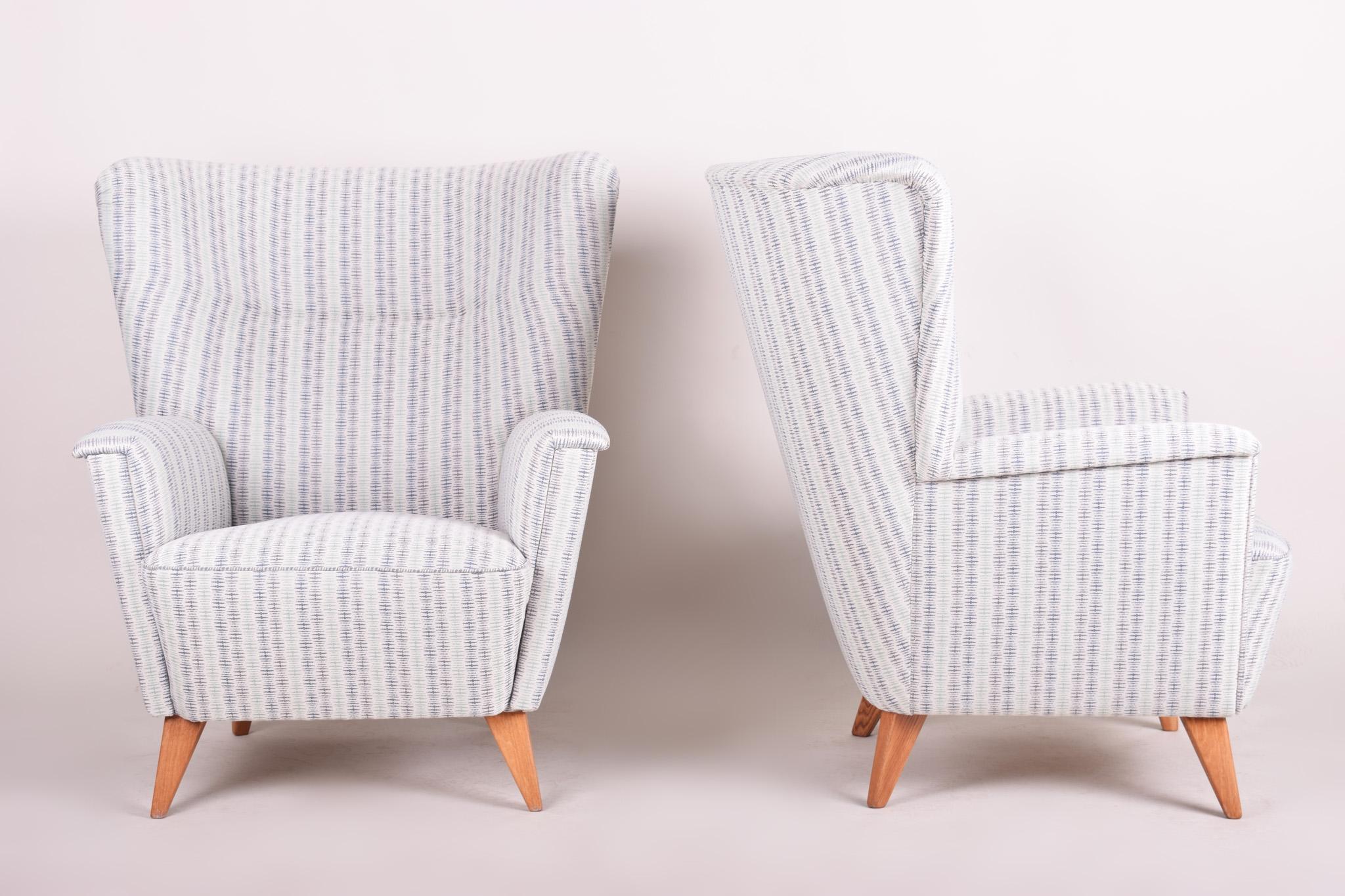 Pair of armchairs, midcentury Czechoslovakia
Completely restored. New fabric and upholstery. Period 1950-1960.