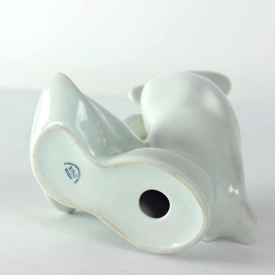 White Midcentury Porcelain Statue Of Love Ducks, Royal Dux Czechoslovakia For Sale 1