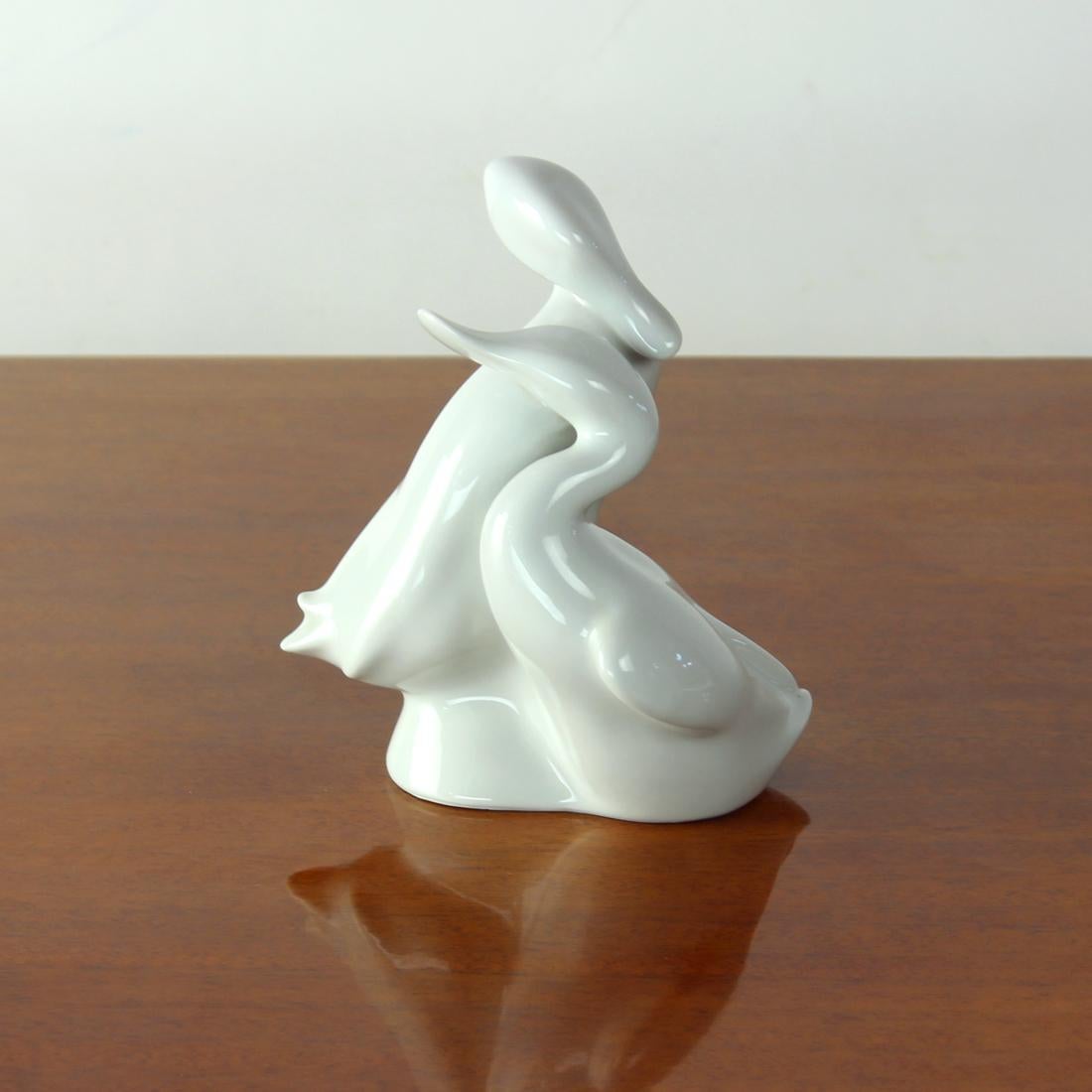 White Midcentury Porcelain Statue Of Love Ducks, Royal Dux Czechoslovakia For Sale 2